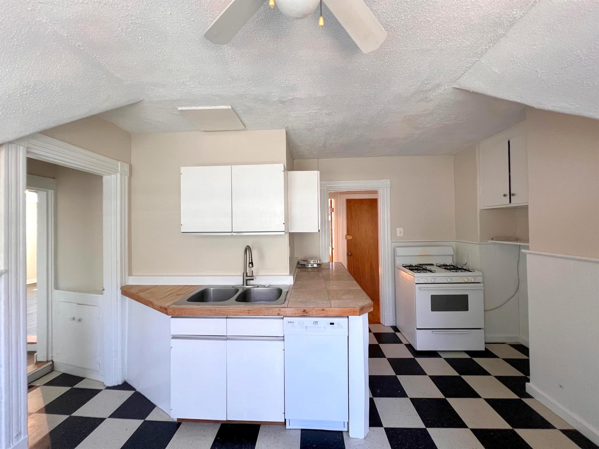 578 Main St, Tufts University