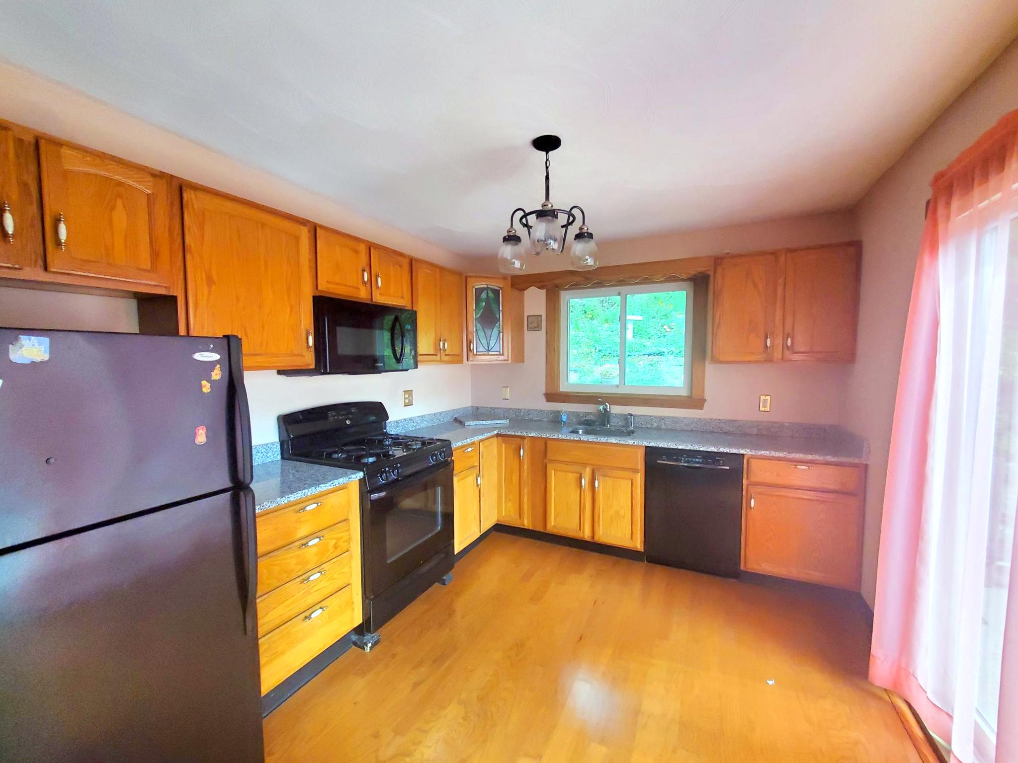 137 Fern Rd, Glenwood