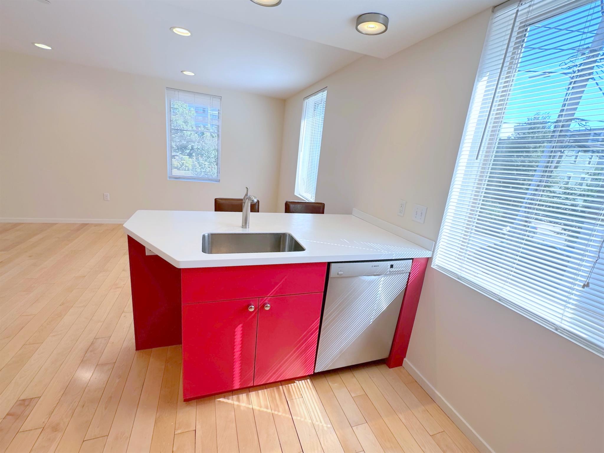 29 Warren St, East Cambridge