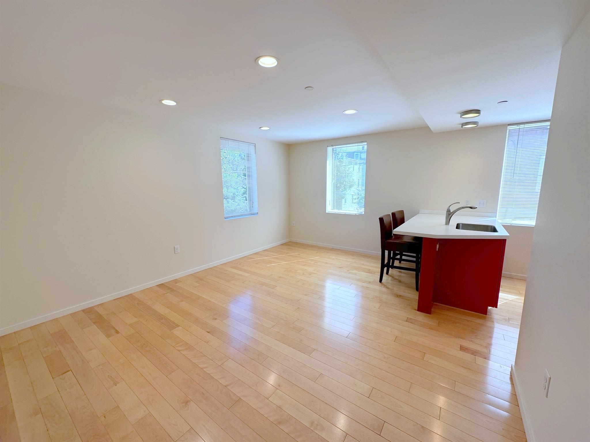 29 Warren St, East Cambridge