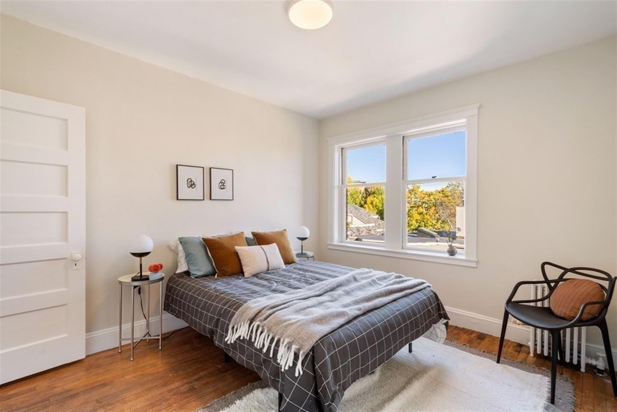 10 Dana St, Harvard Square