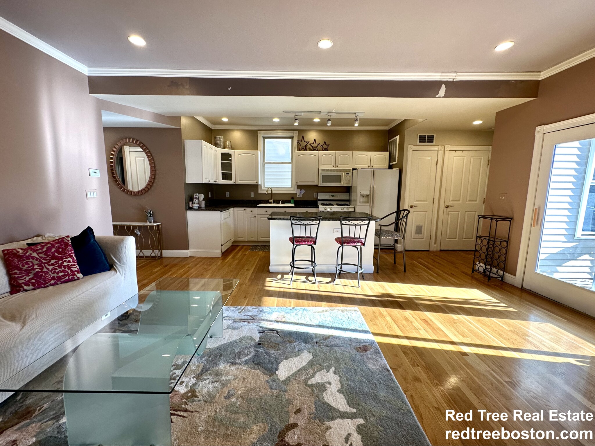 324 Dorchester St, South Boston