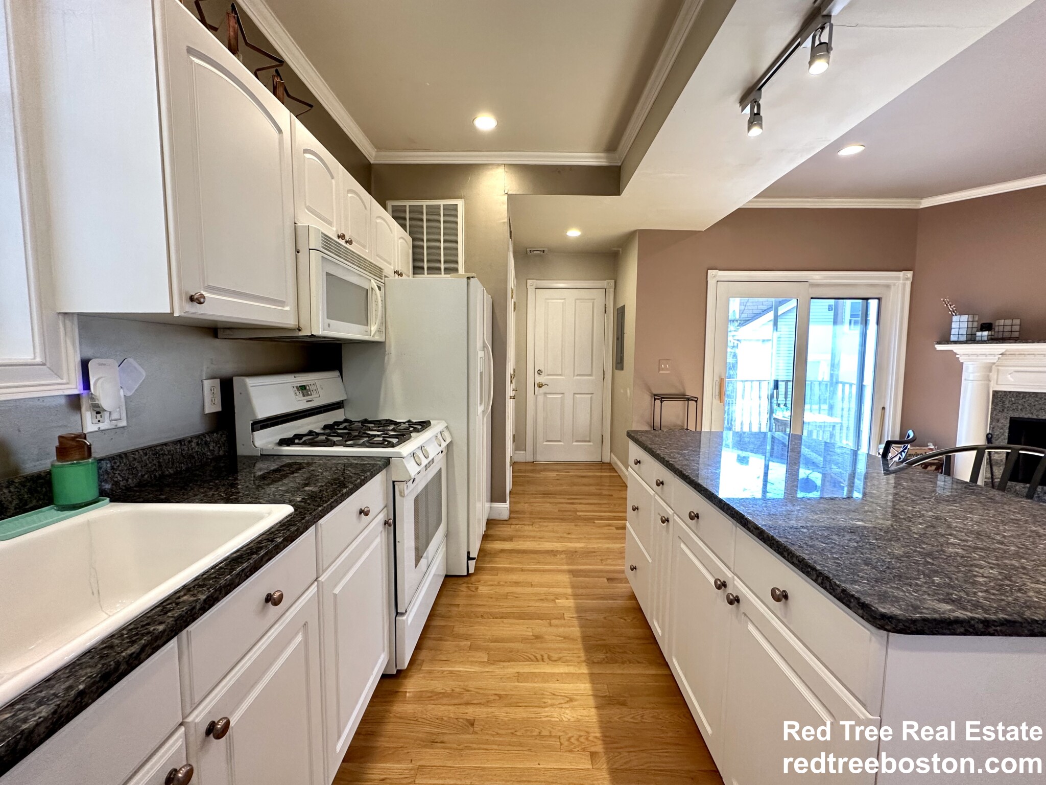 324 Dorchester St, South Boston