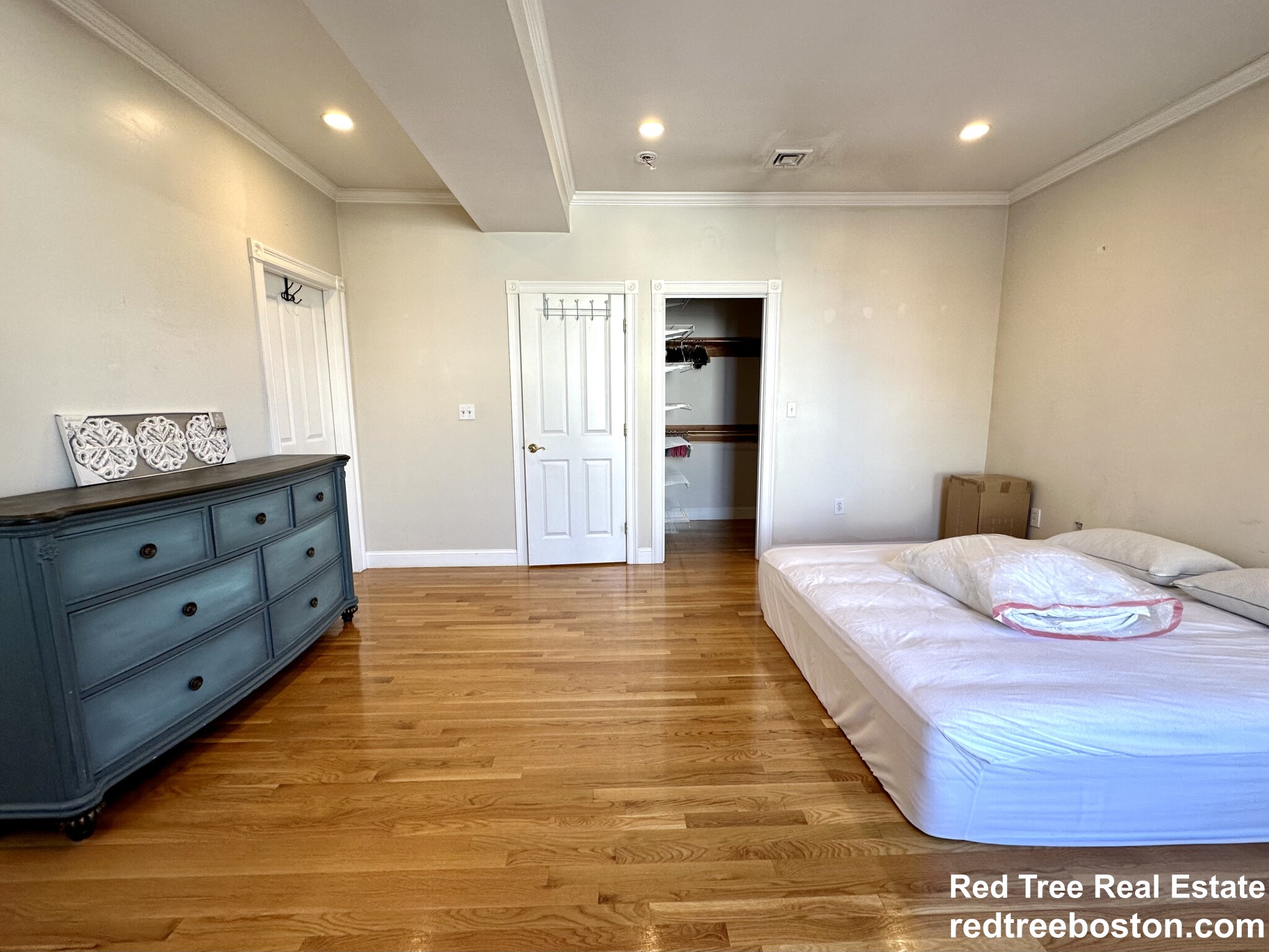 324 Dorchester St, South Boston