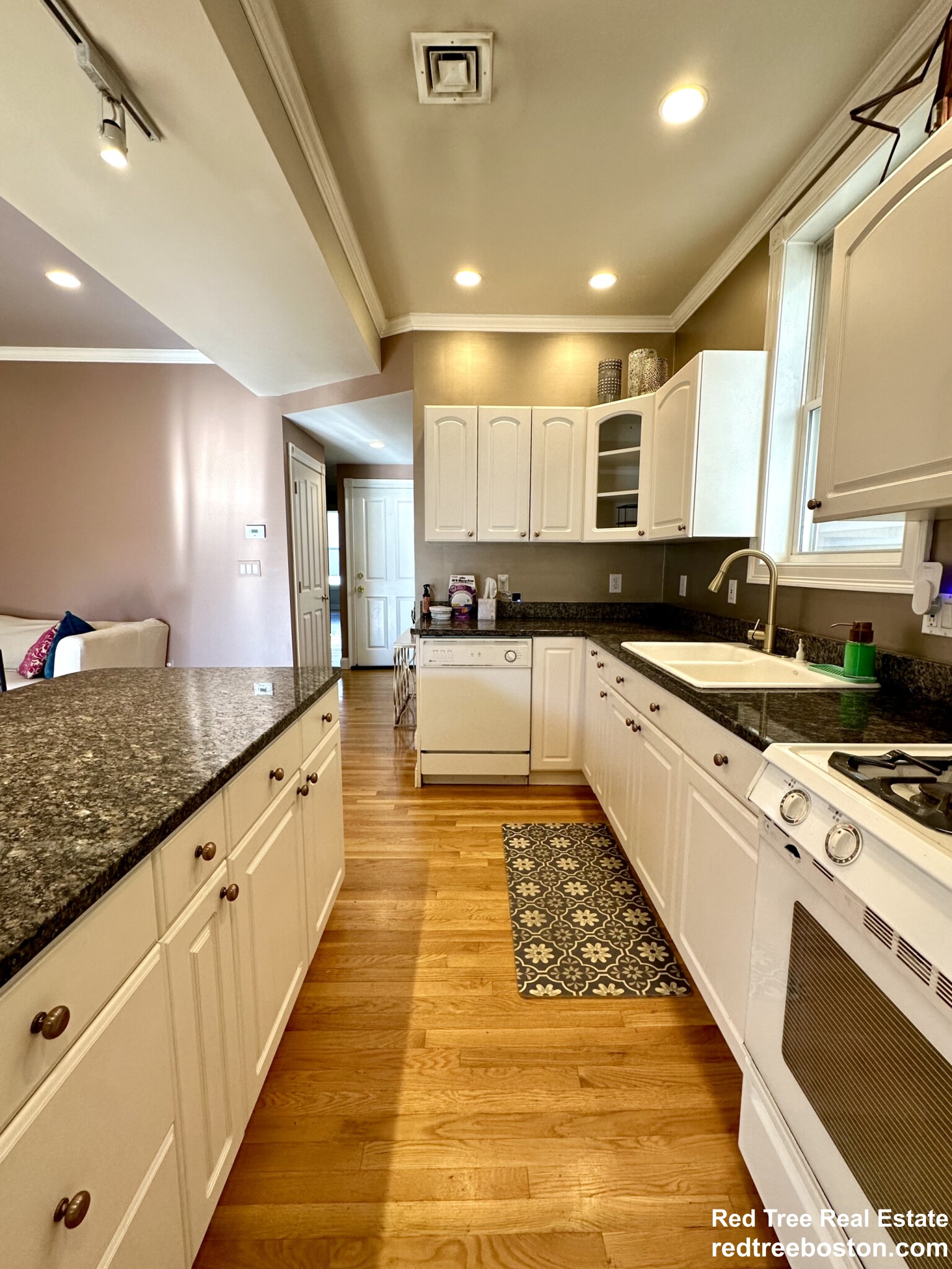 324 Dorchester St, South Boston