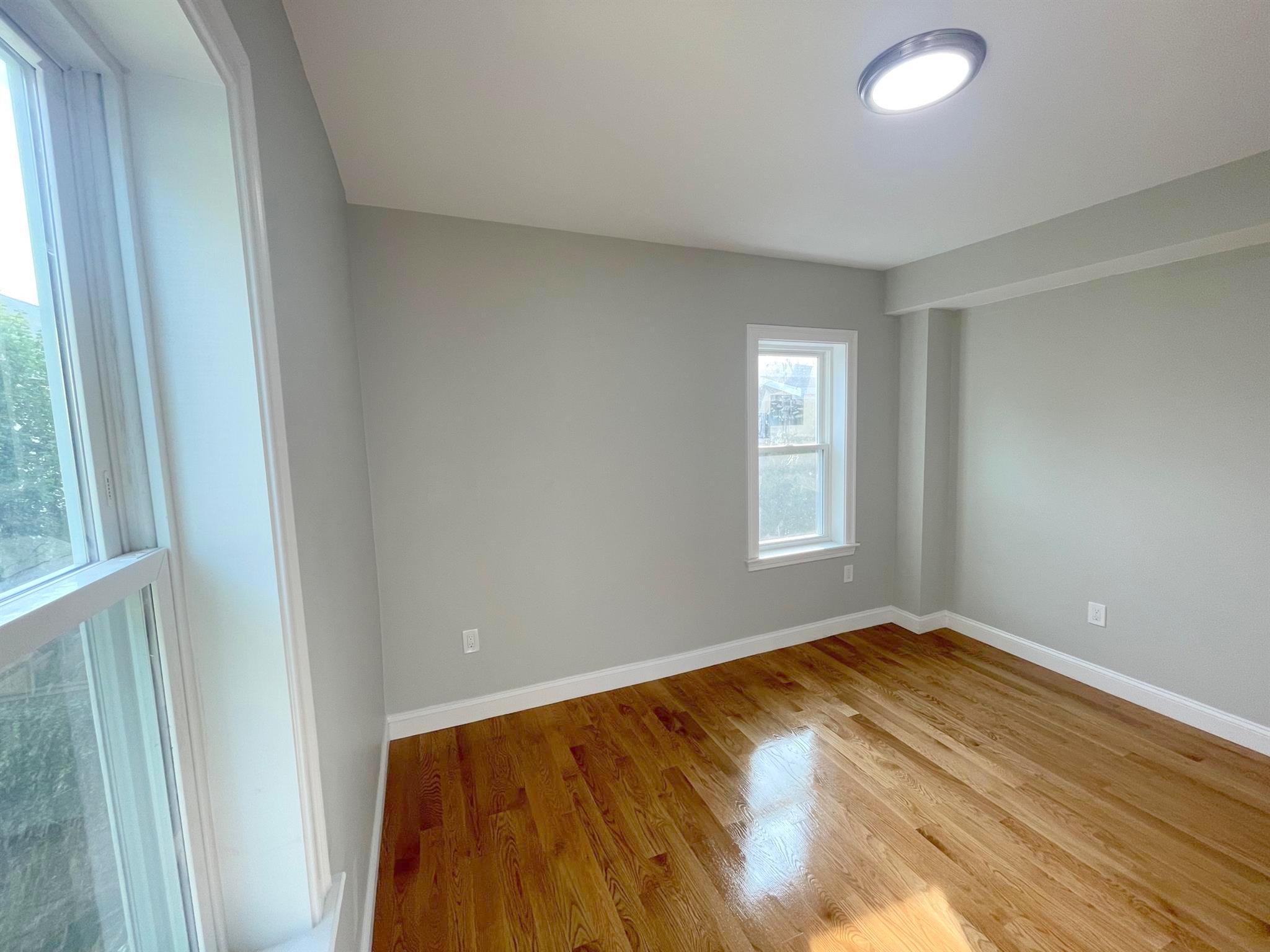 22 Glendale Ave, Davis Square