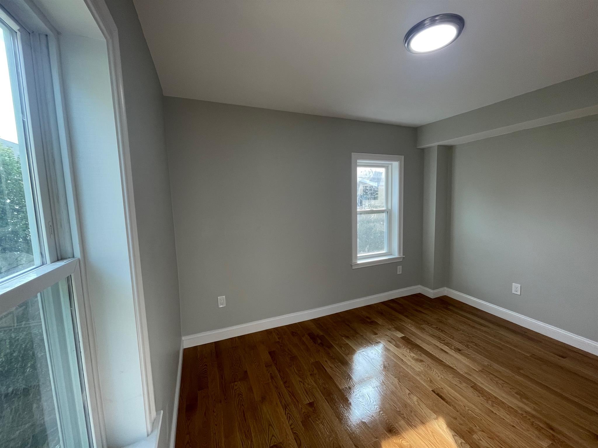 22 Glendale Ave, Davis Square