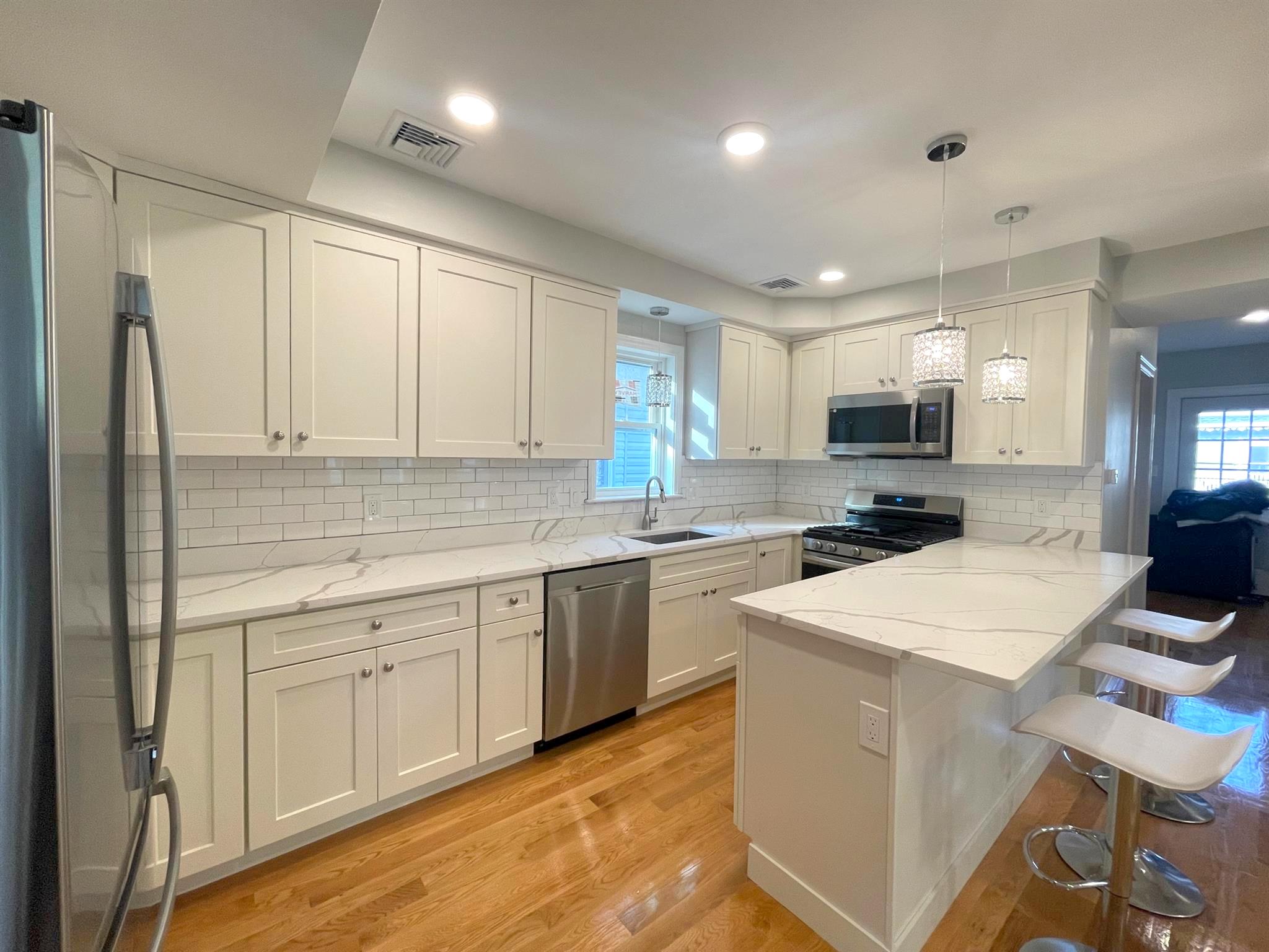 22 Glendale Ave, Davis Square