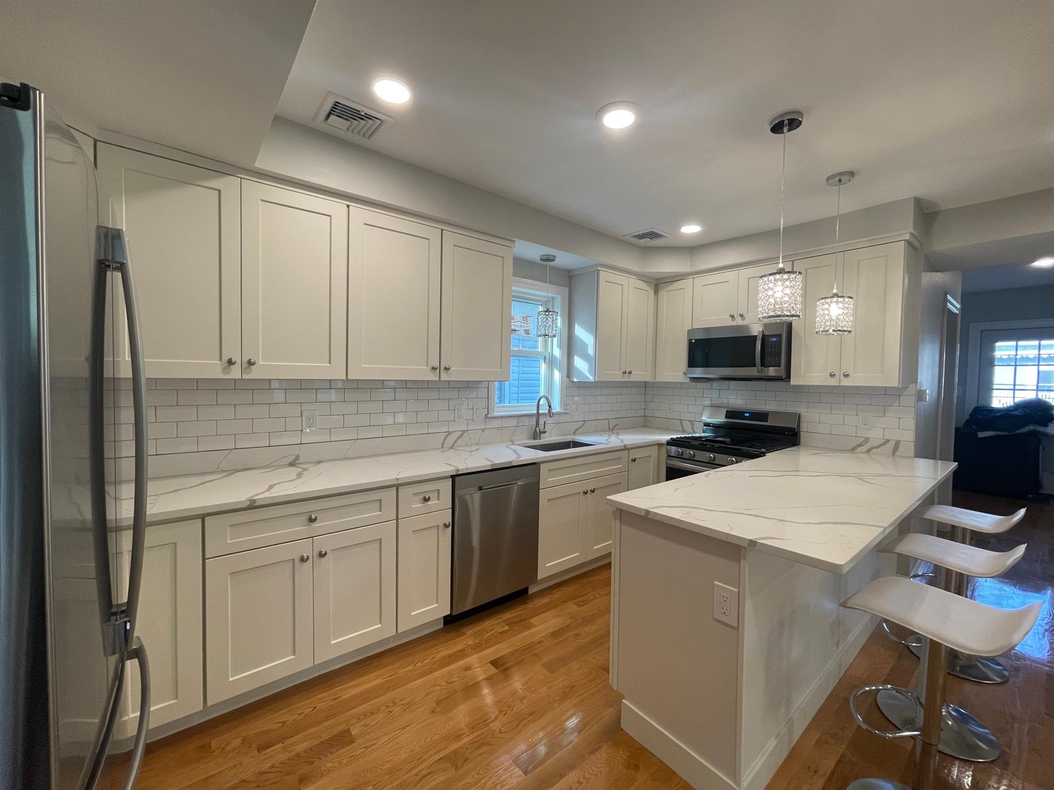 22 Glendale Ave, Davis Square