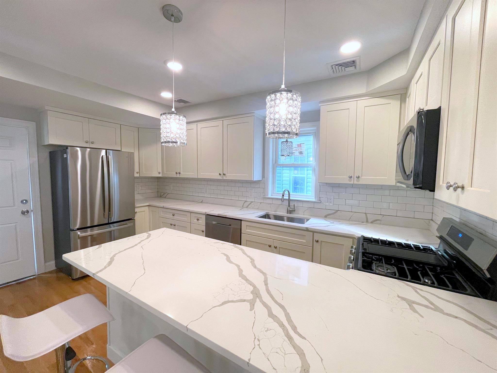 22 Glendale Ave, Davis Square