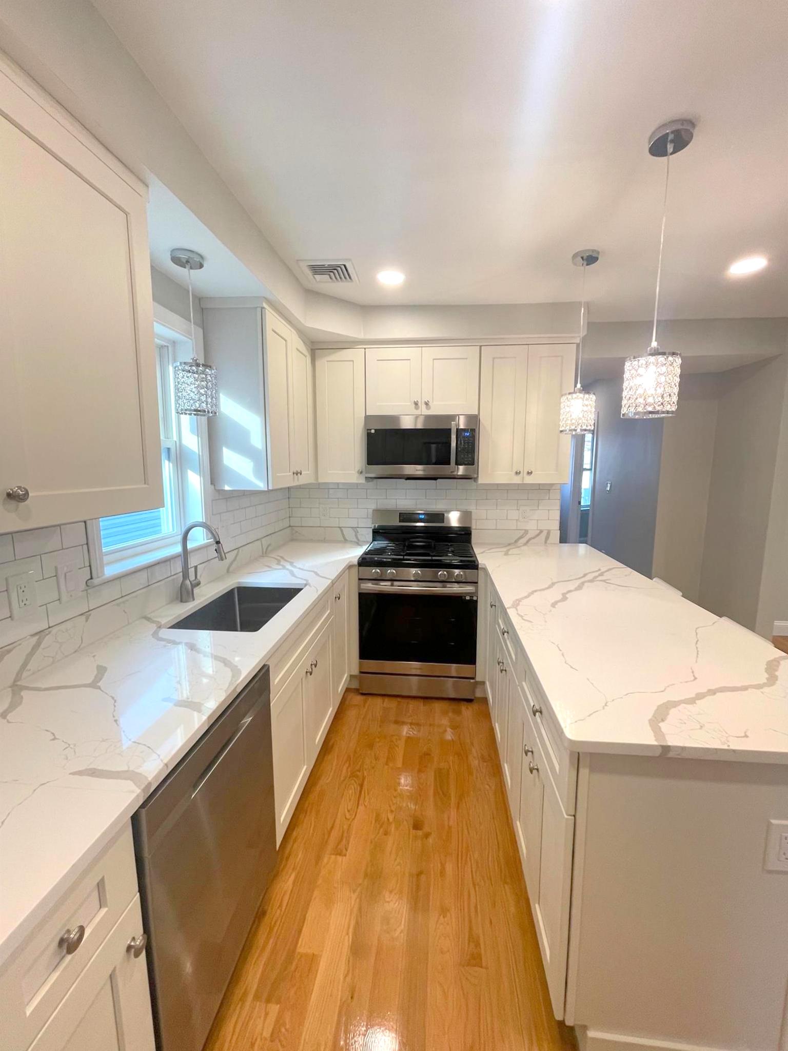 22 Glendale Ave, Davis Square