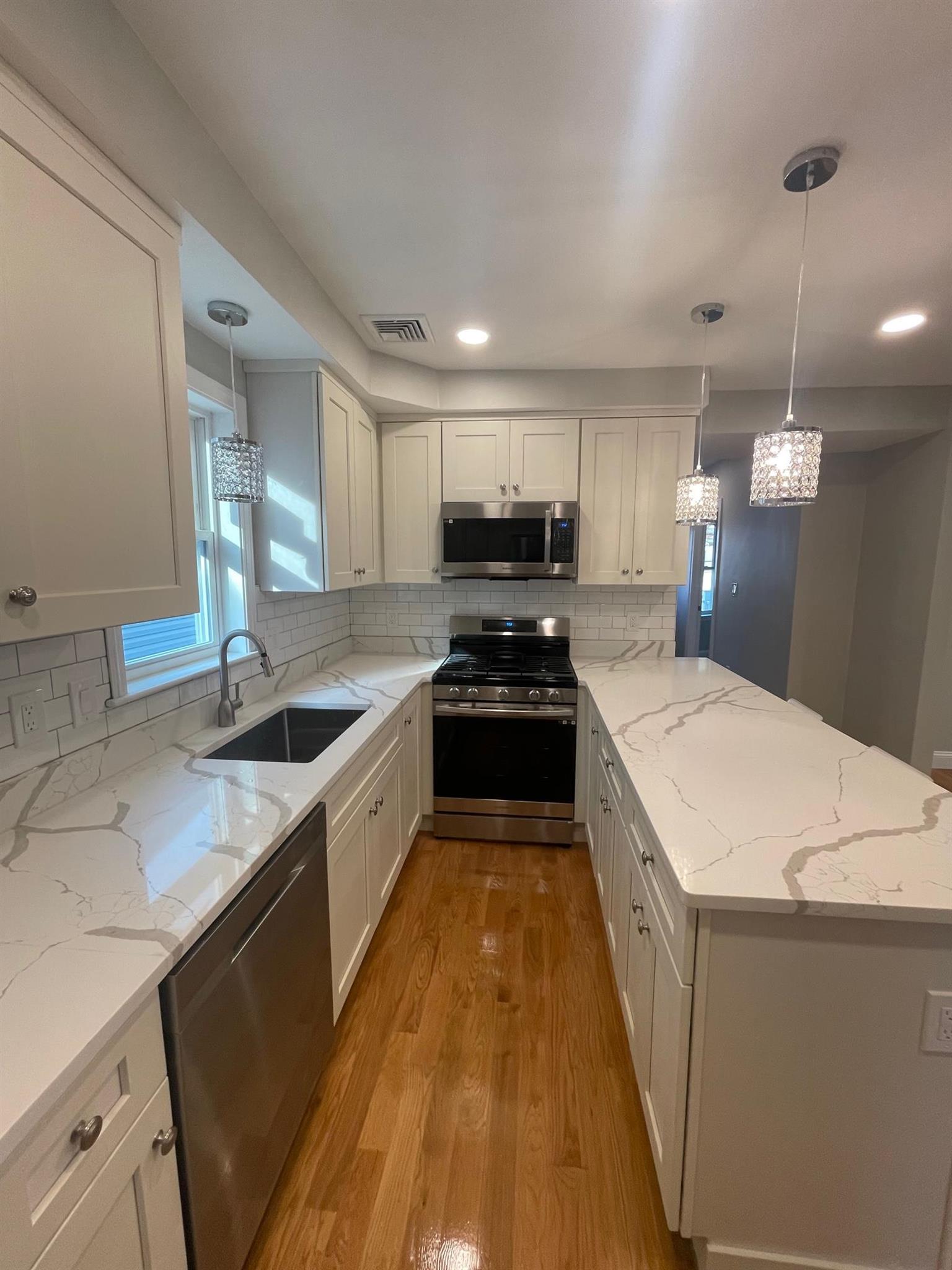 22 Glendale Ave, Davis Square