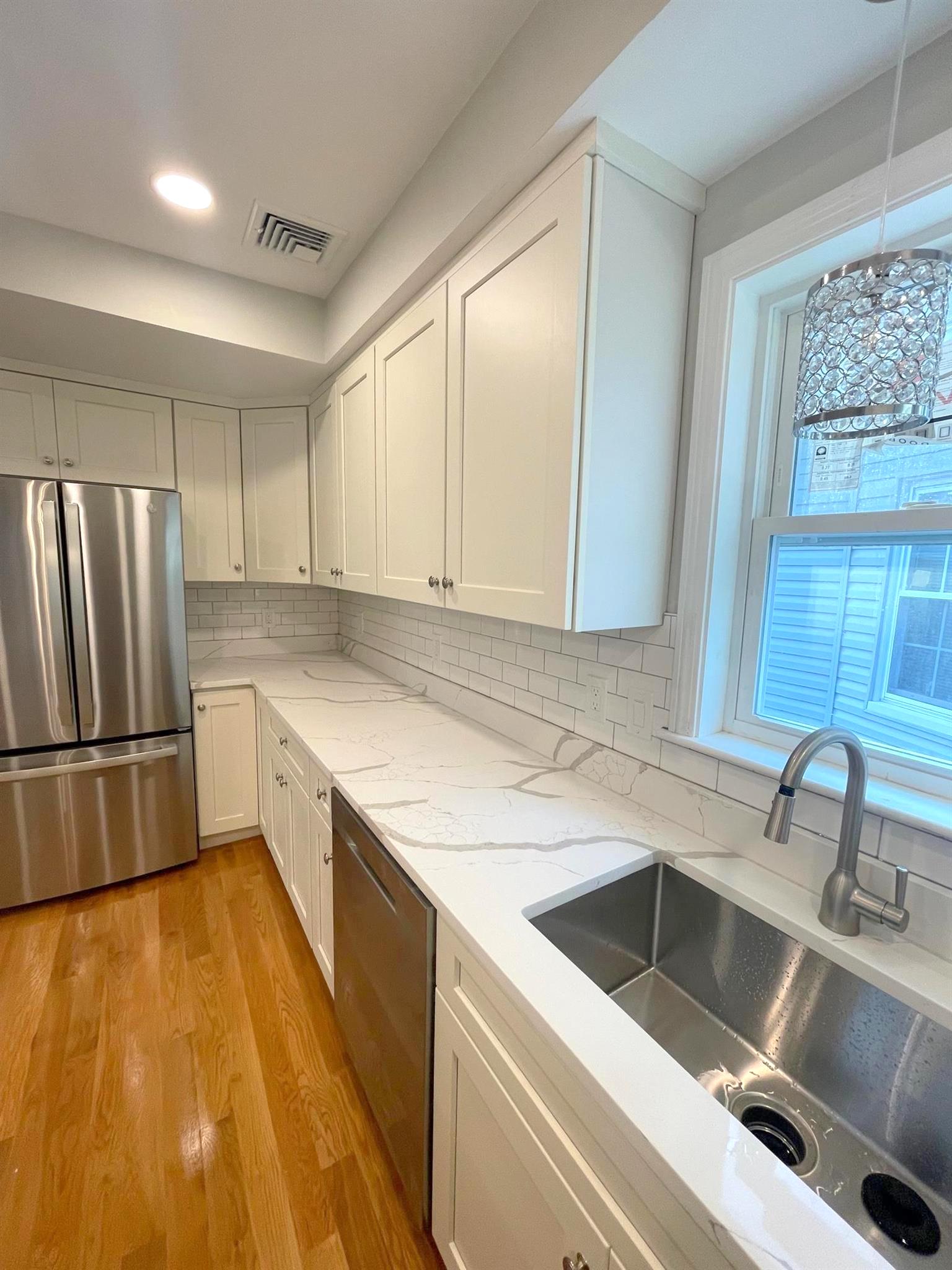 22 Glendale Ave, Davis Square