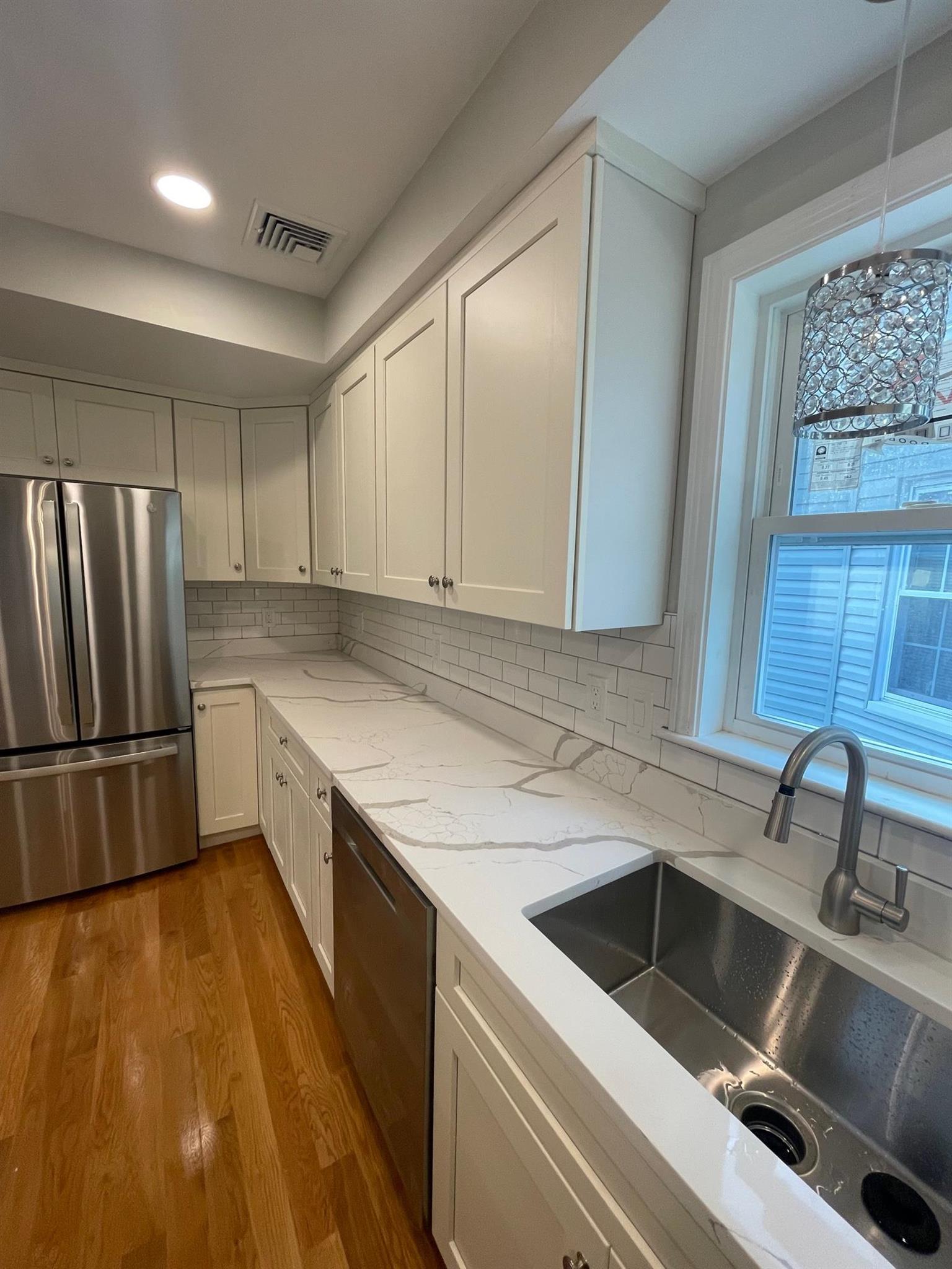 22 Glendale Ave, Davis Square