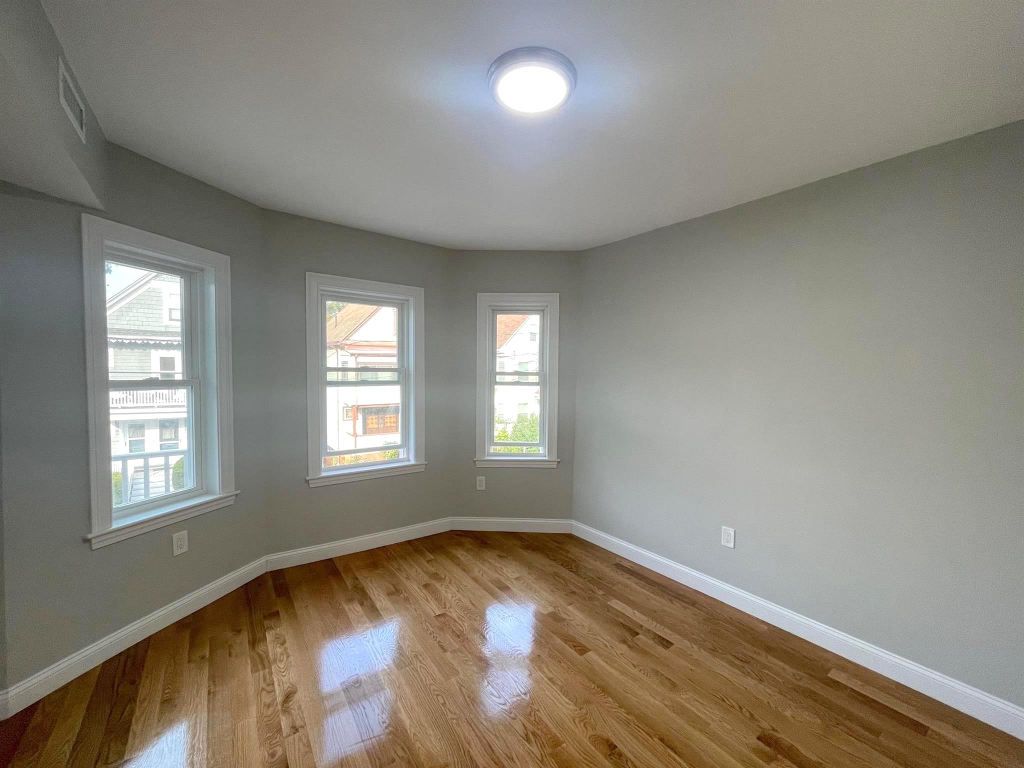 22 Glendale Ave, Davis Square