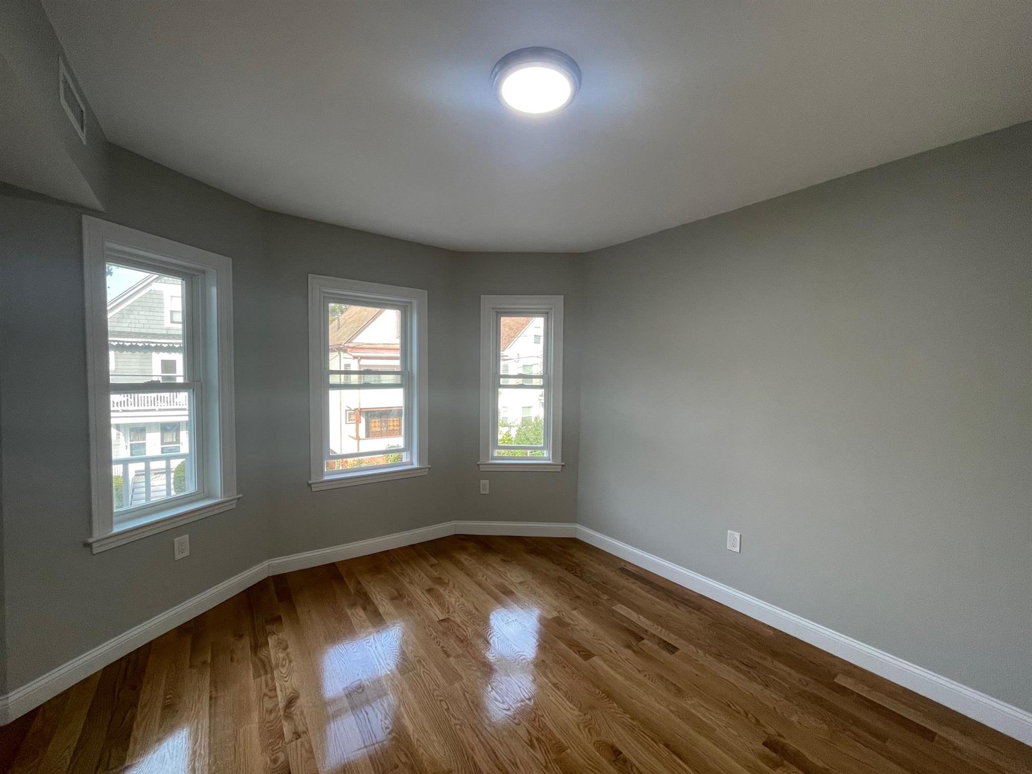 22 Glendale Ave, Davis Square