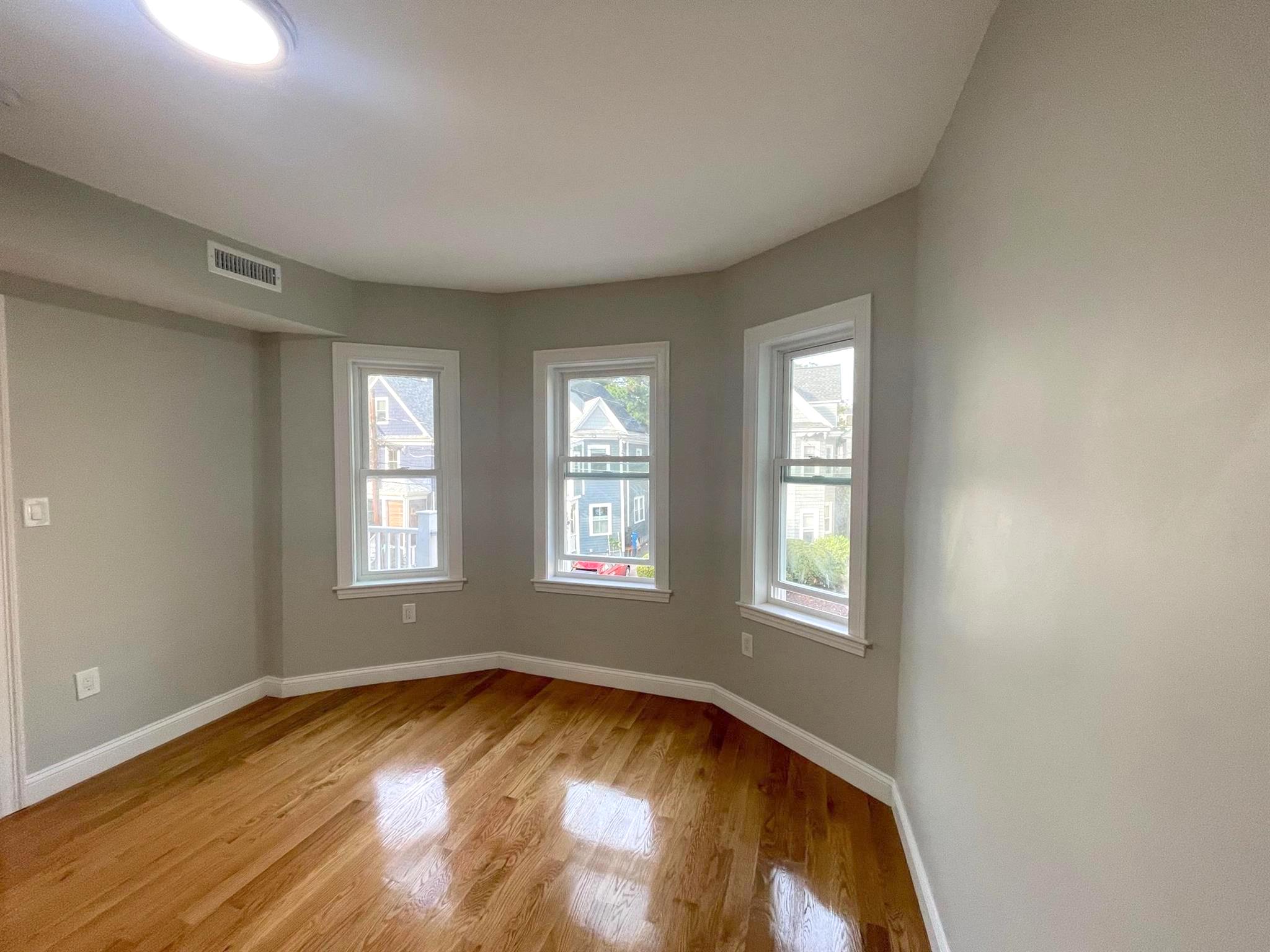 22 Glendale Ave, Davis Square