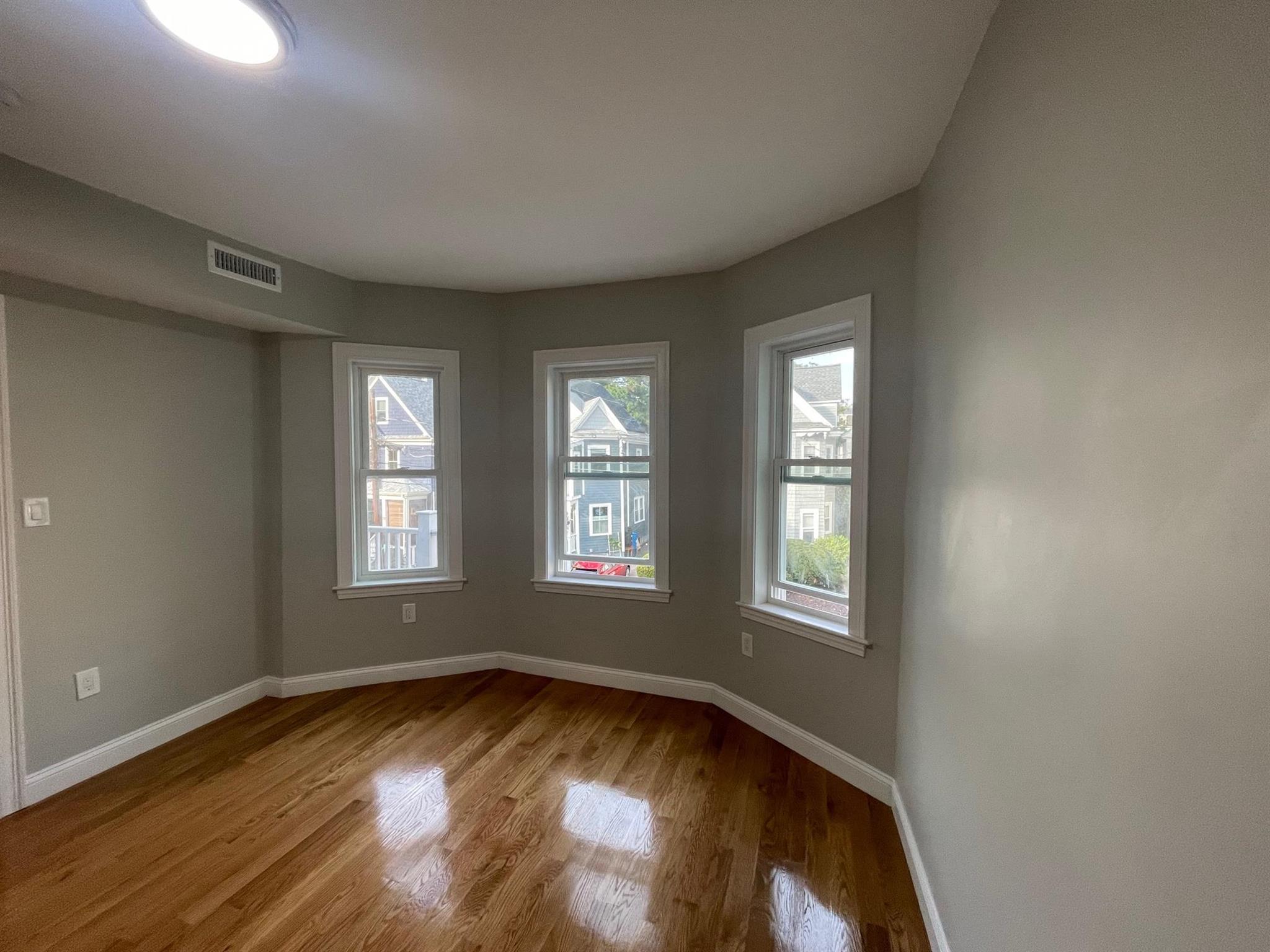 22 Glendale Ave, Davis Square