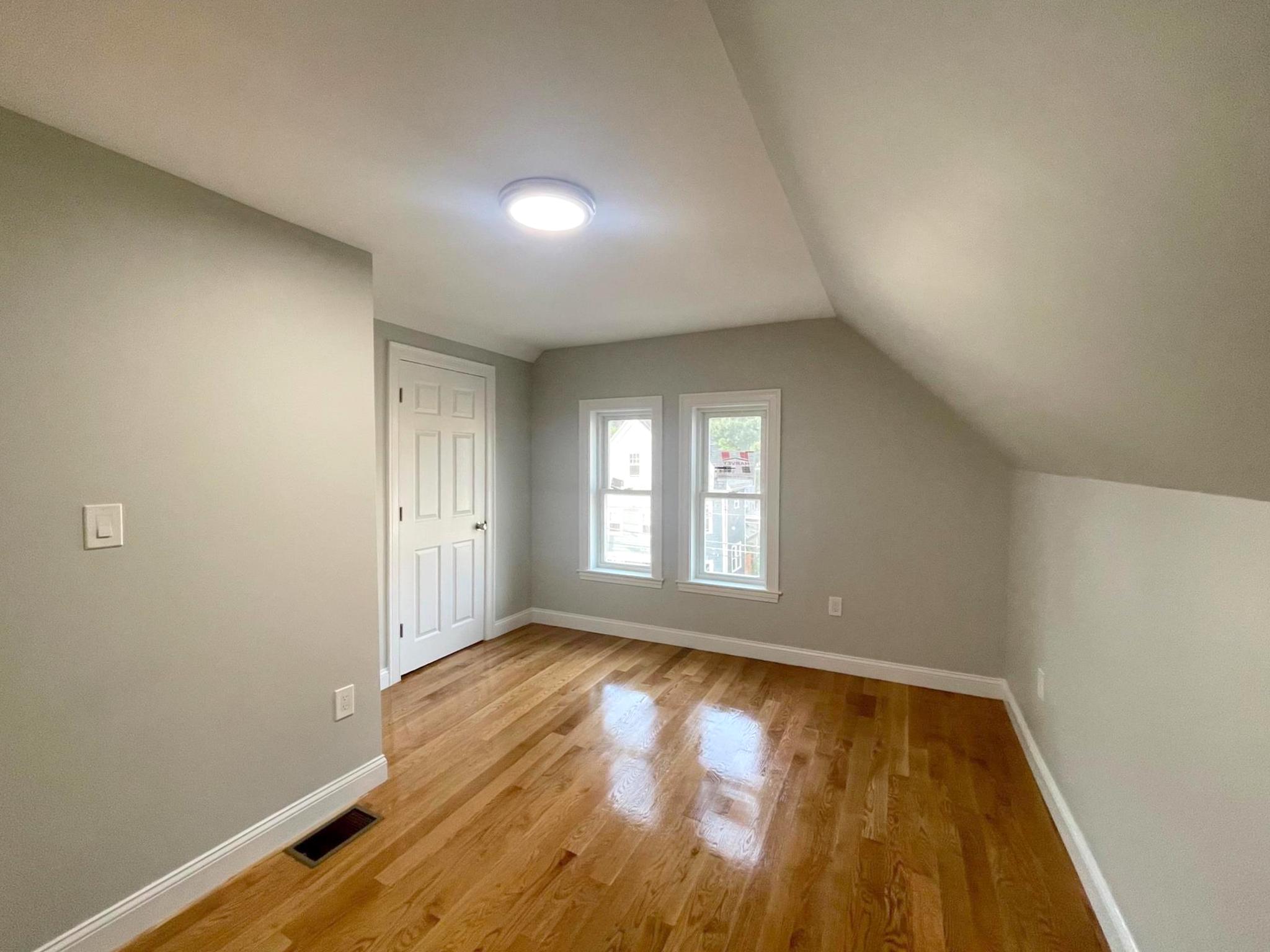 22 Glendale Ave, Davis Square