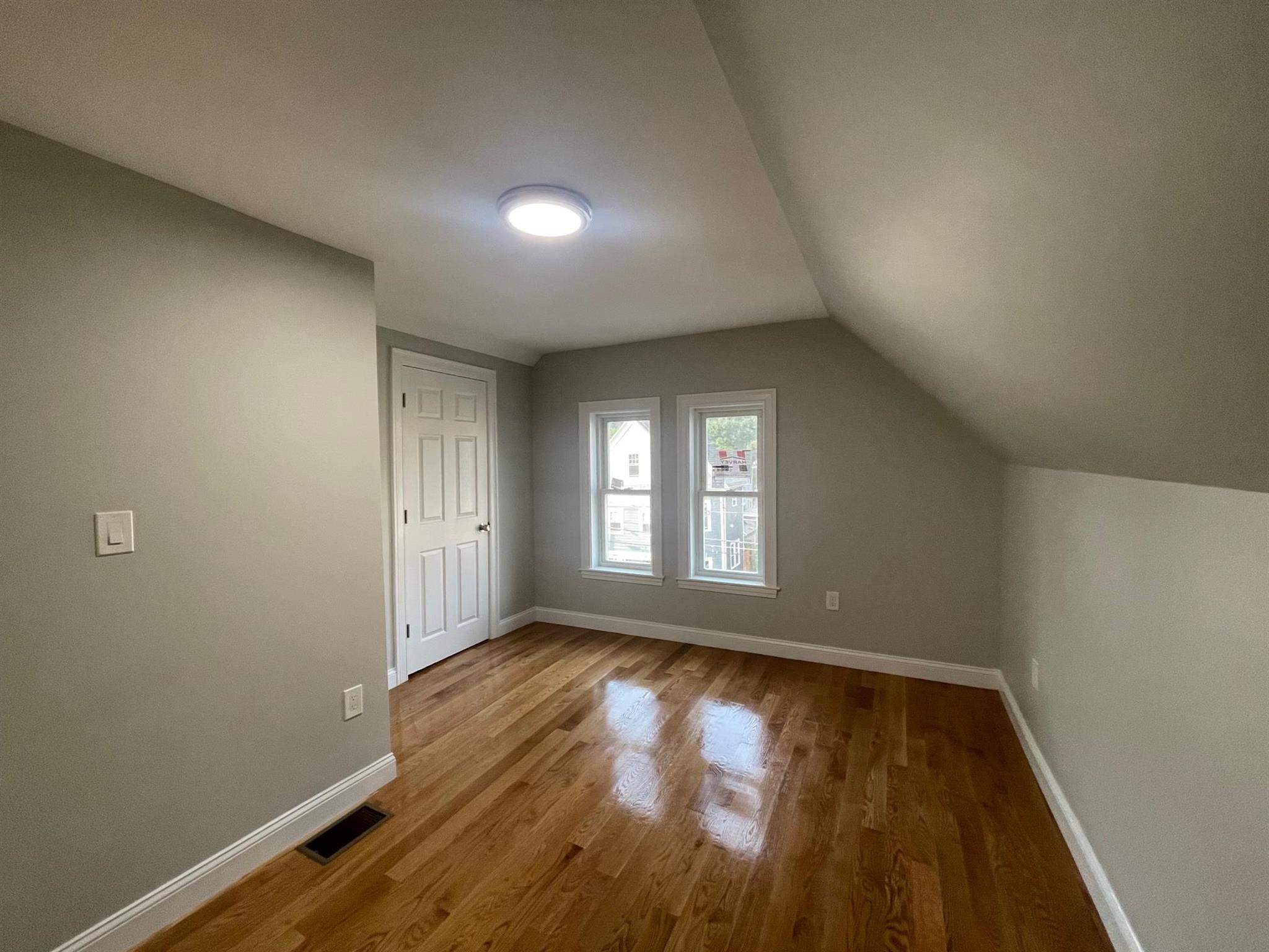 22 Glendale Ave, Davis Square