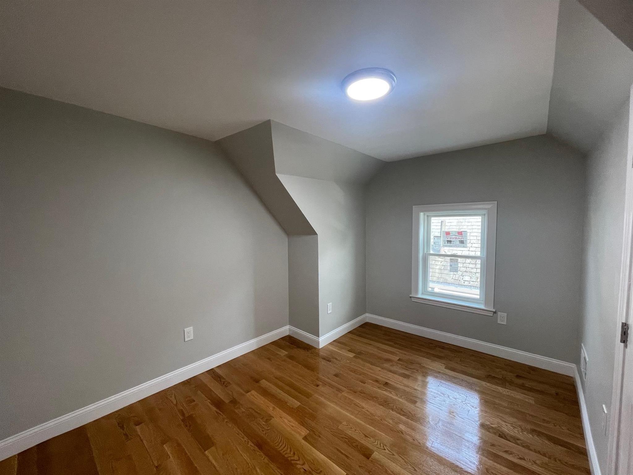 22 Glendale Ave, Davis Square