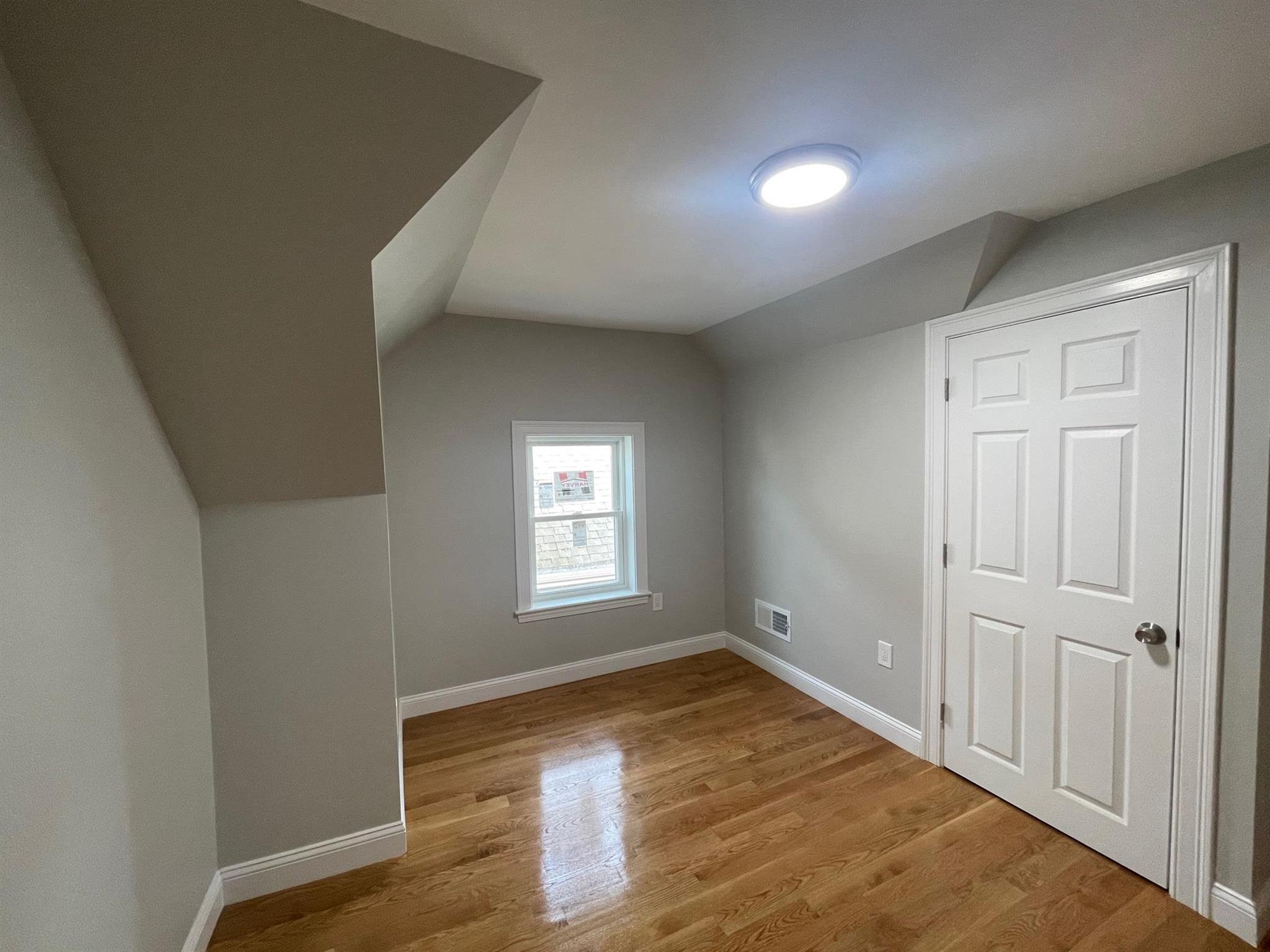 22 Glendale Ave, Davis Square