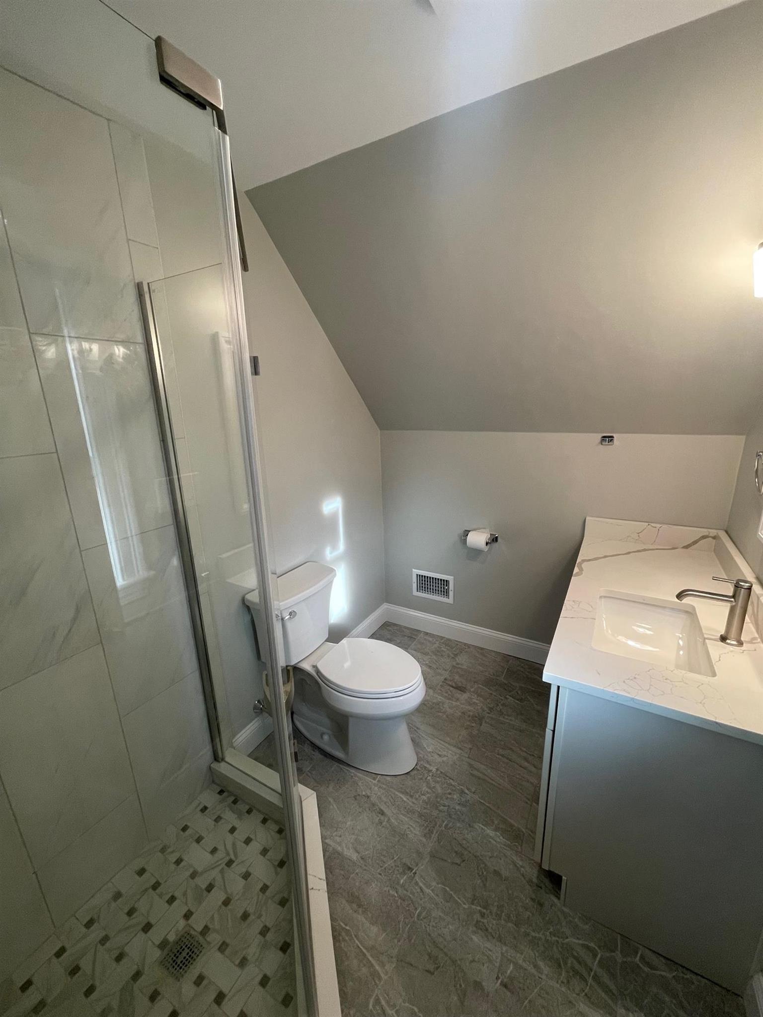 22 Glendale Ave, Davis Square