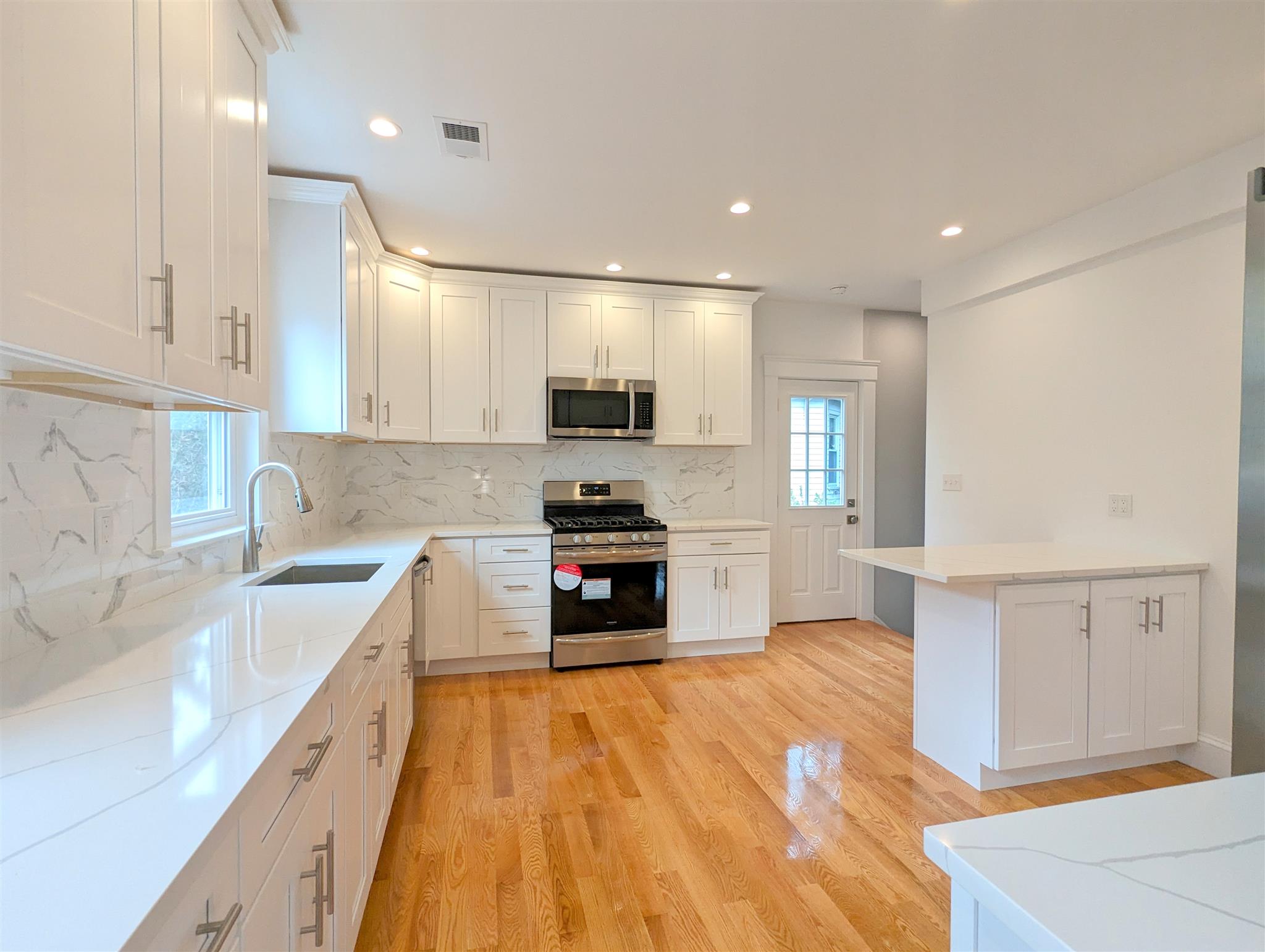 26 Fenwick St, Magoun Square