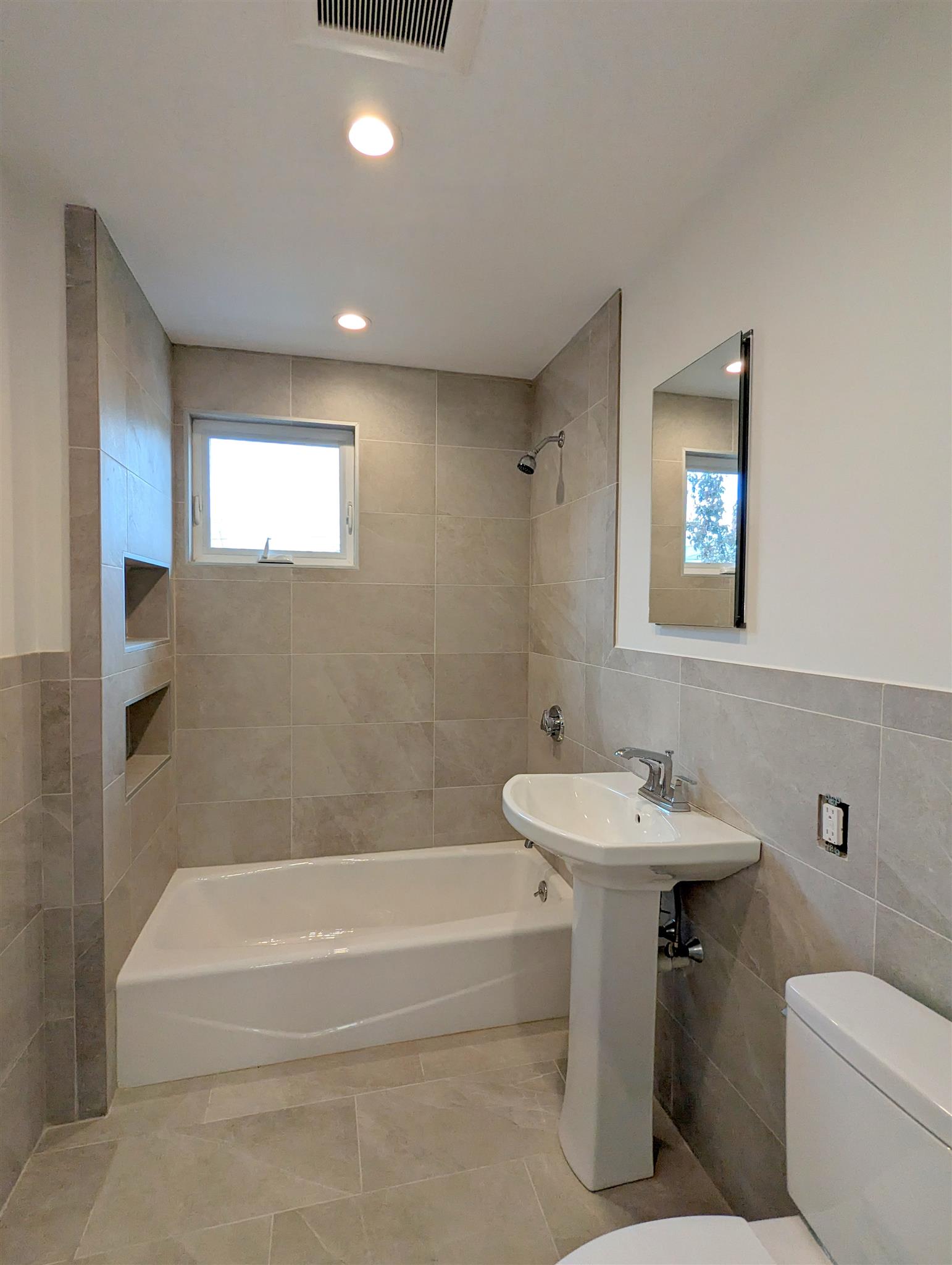 26 Fenwick St, Magoun Square