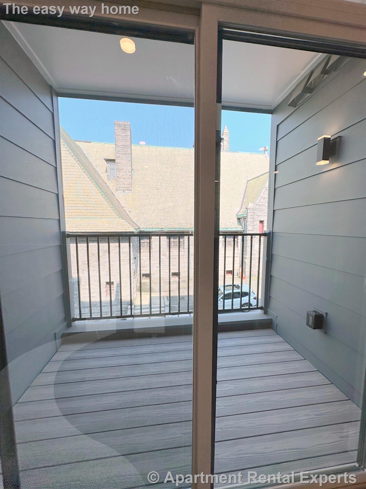 124 Highland Ave, Ward Two