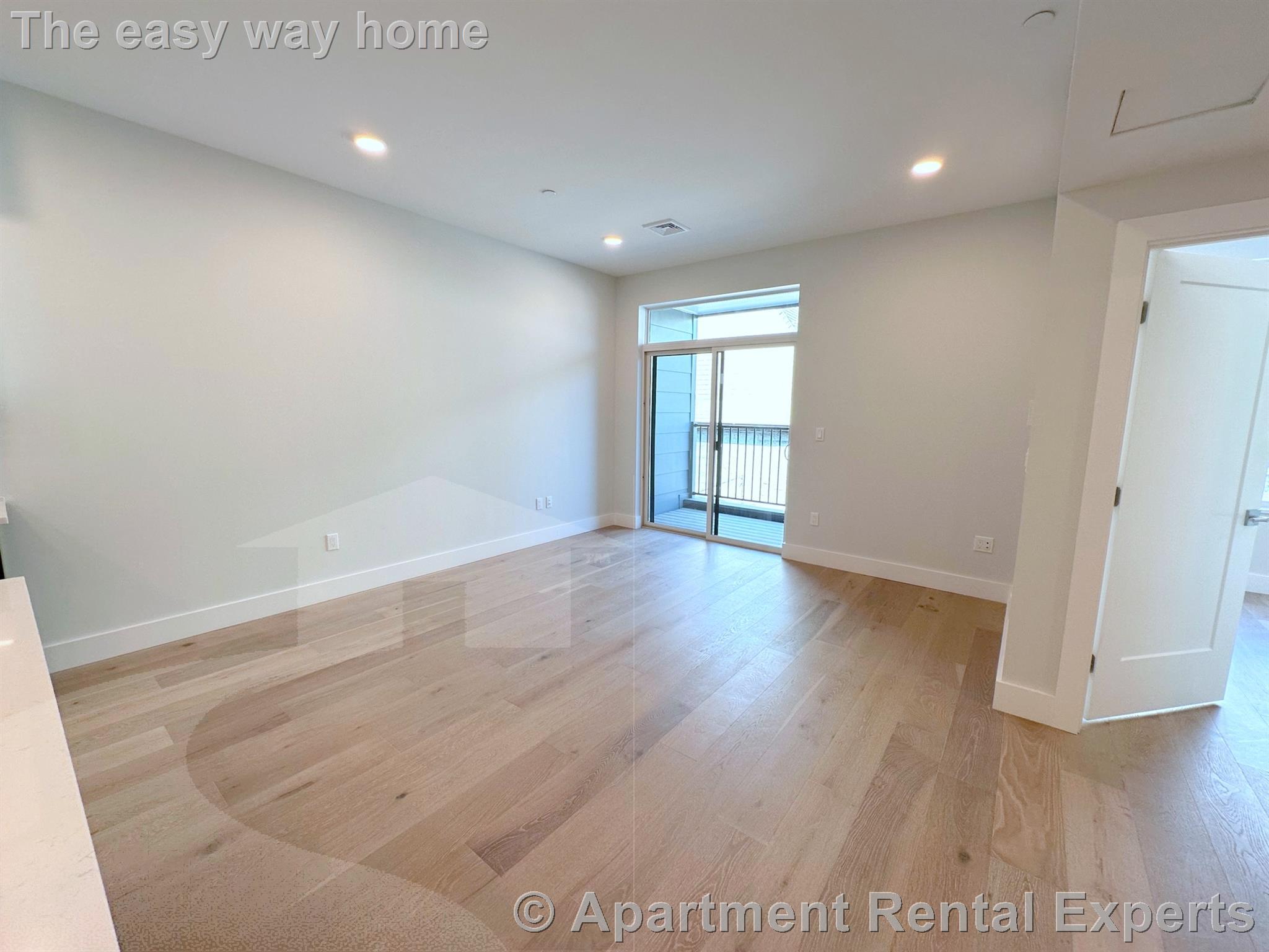 124 Highland Ave, Ward Two