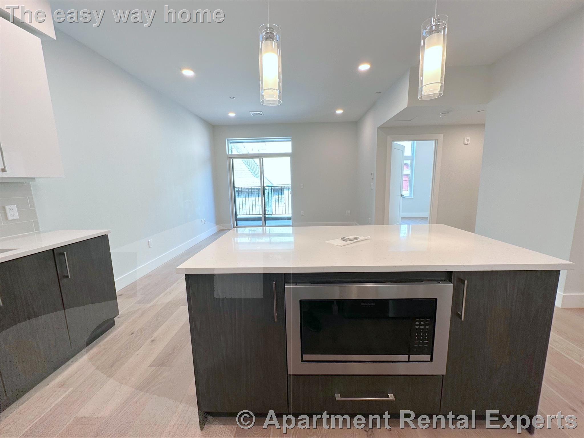 124 Highland Ave, Ward Two