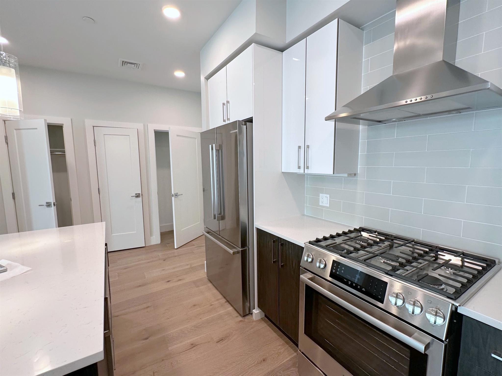 124 Highland Ave, Prospect Hill