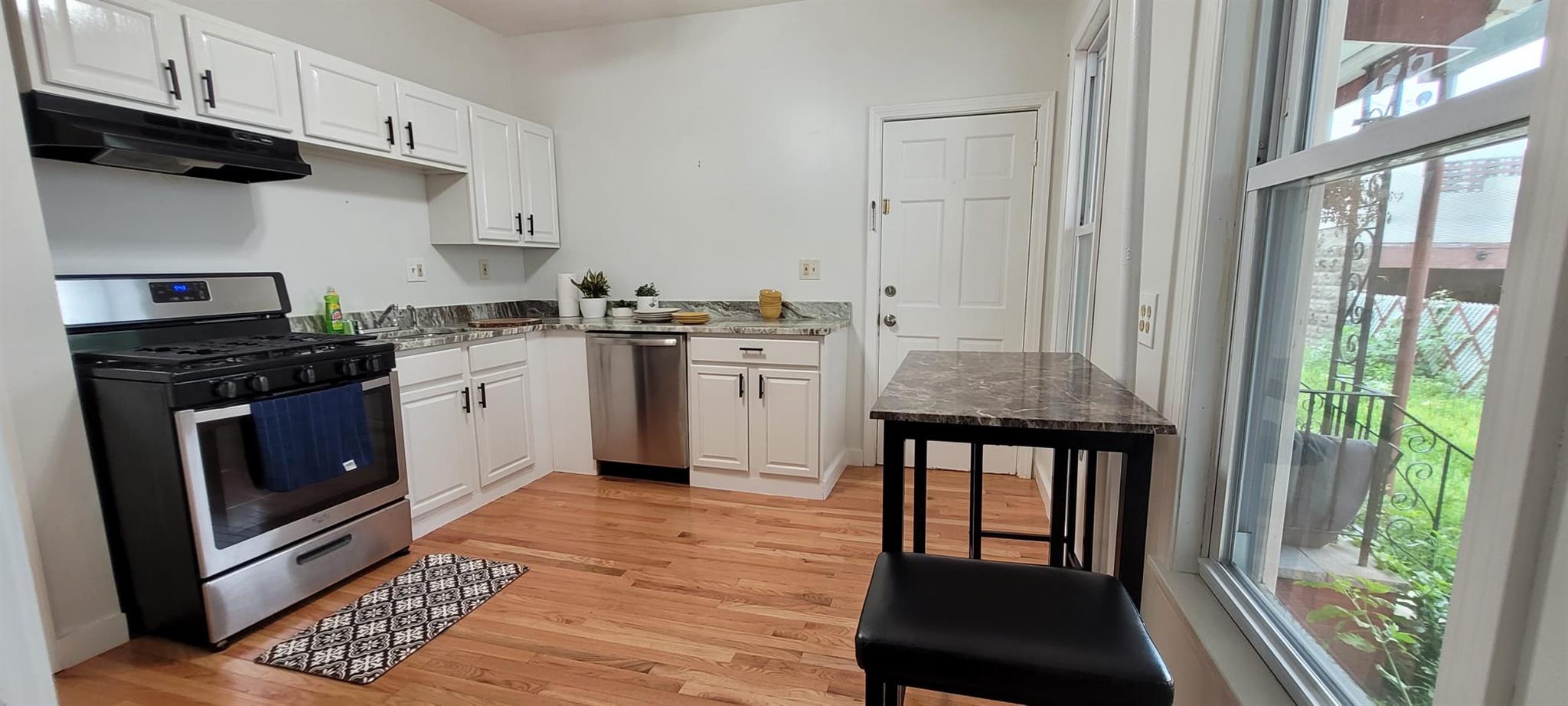 38 Otis St, East Somerville