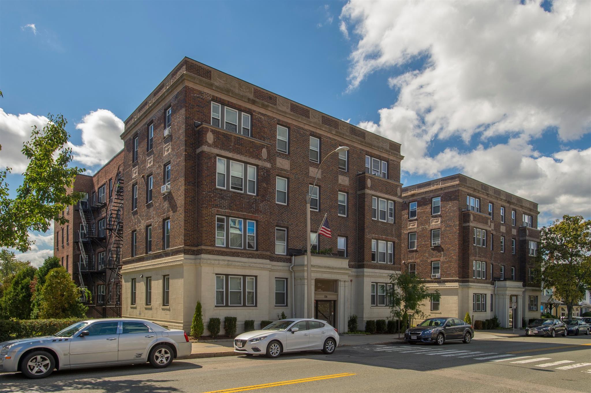 136 Highland Ave, Prospect Hill