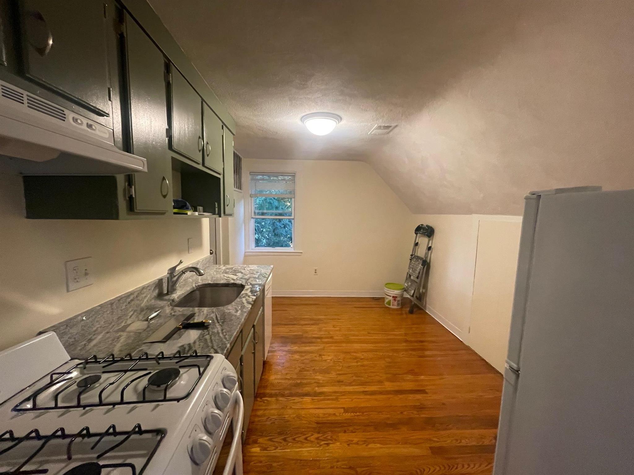 16 Kidder Ave, Davis Square