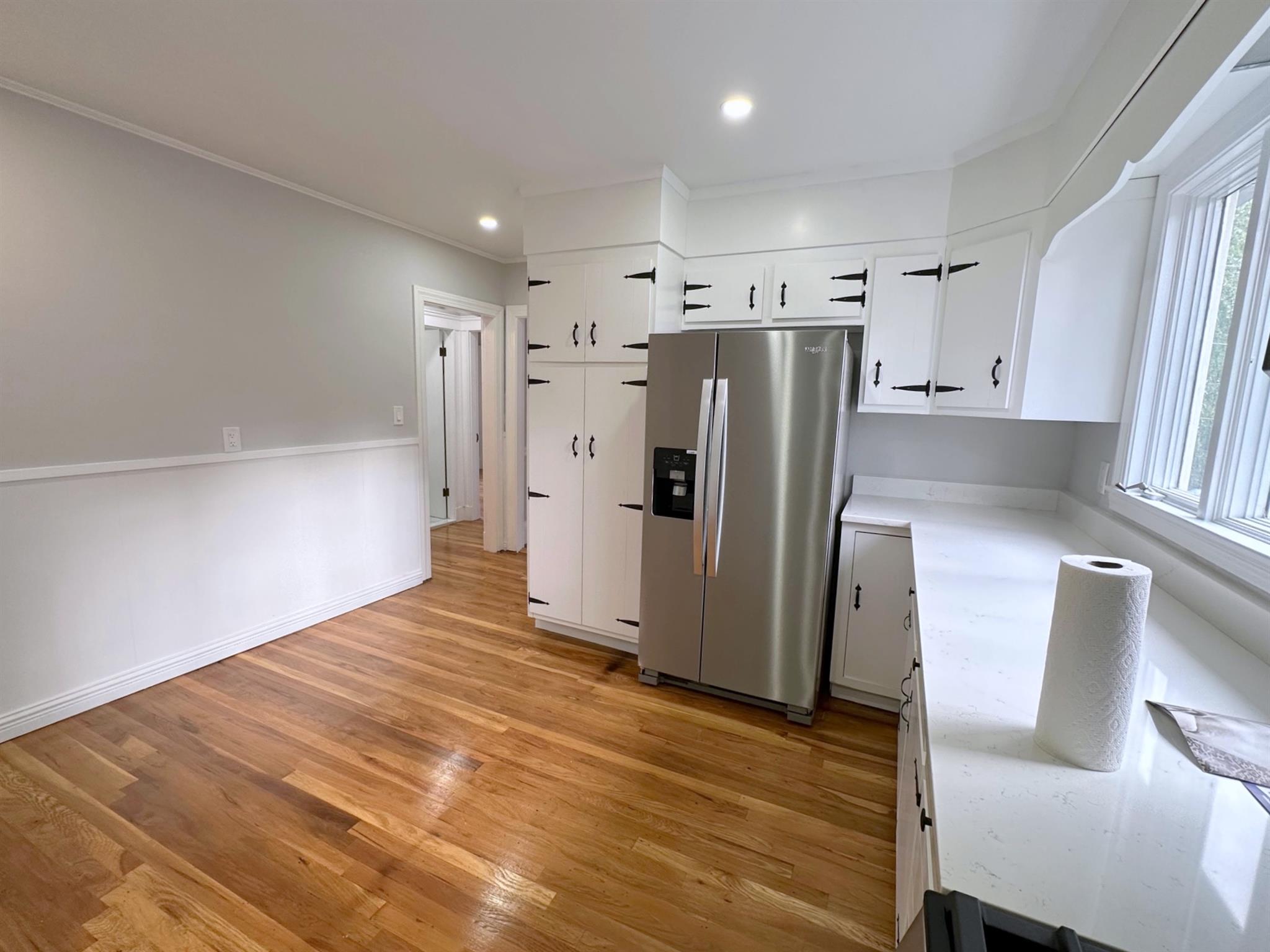 19 Whitney Ave, Cambridgeport