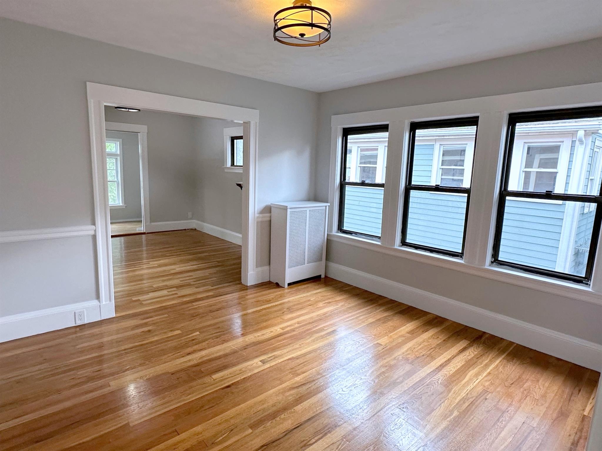 19 Whitney Ave, Cambridgeport