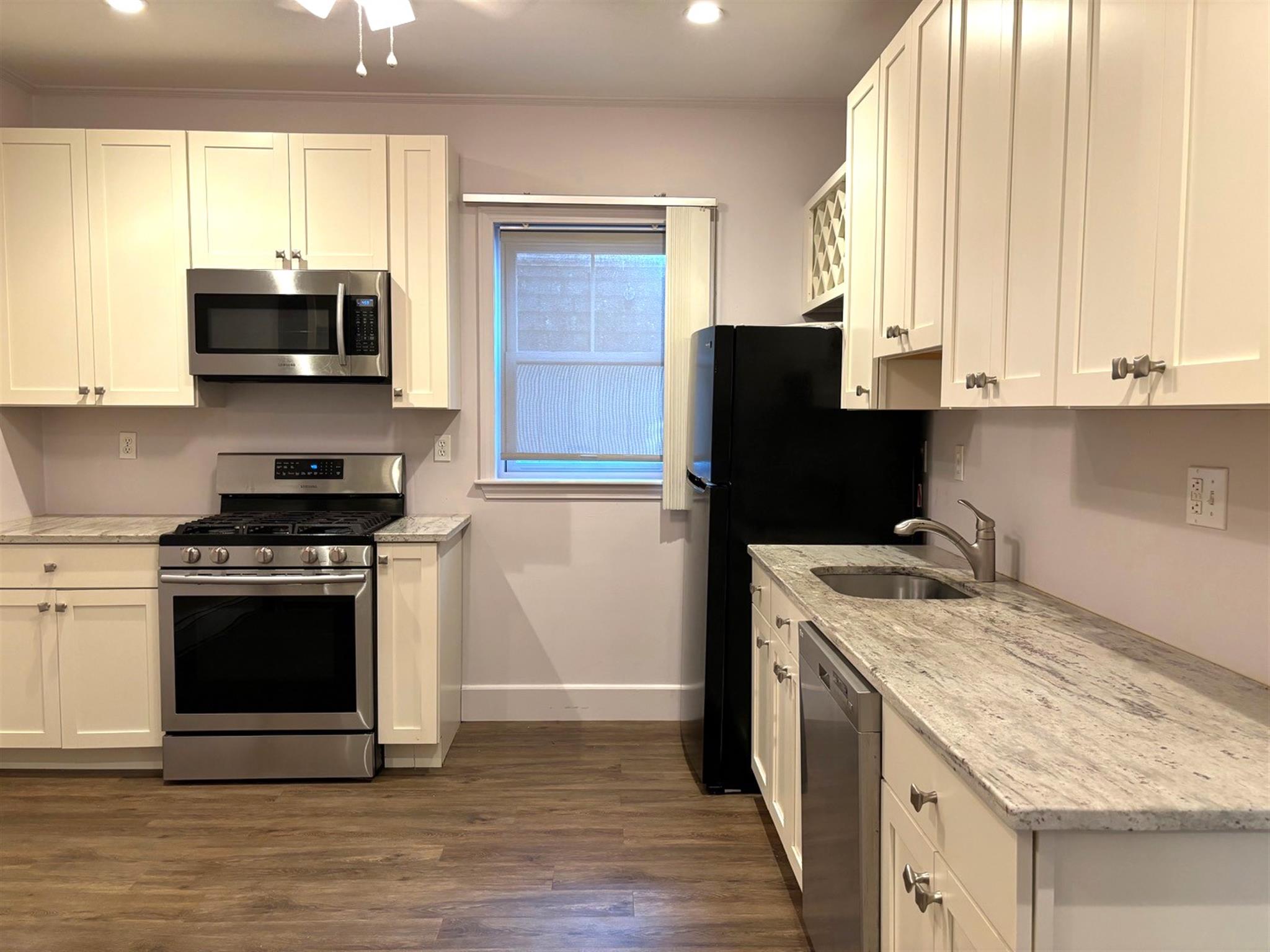 90 Park Ave, Huron Village