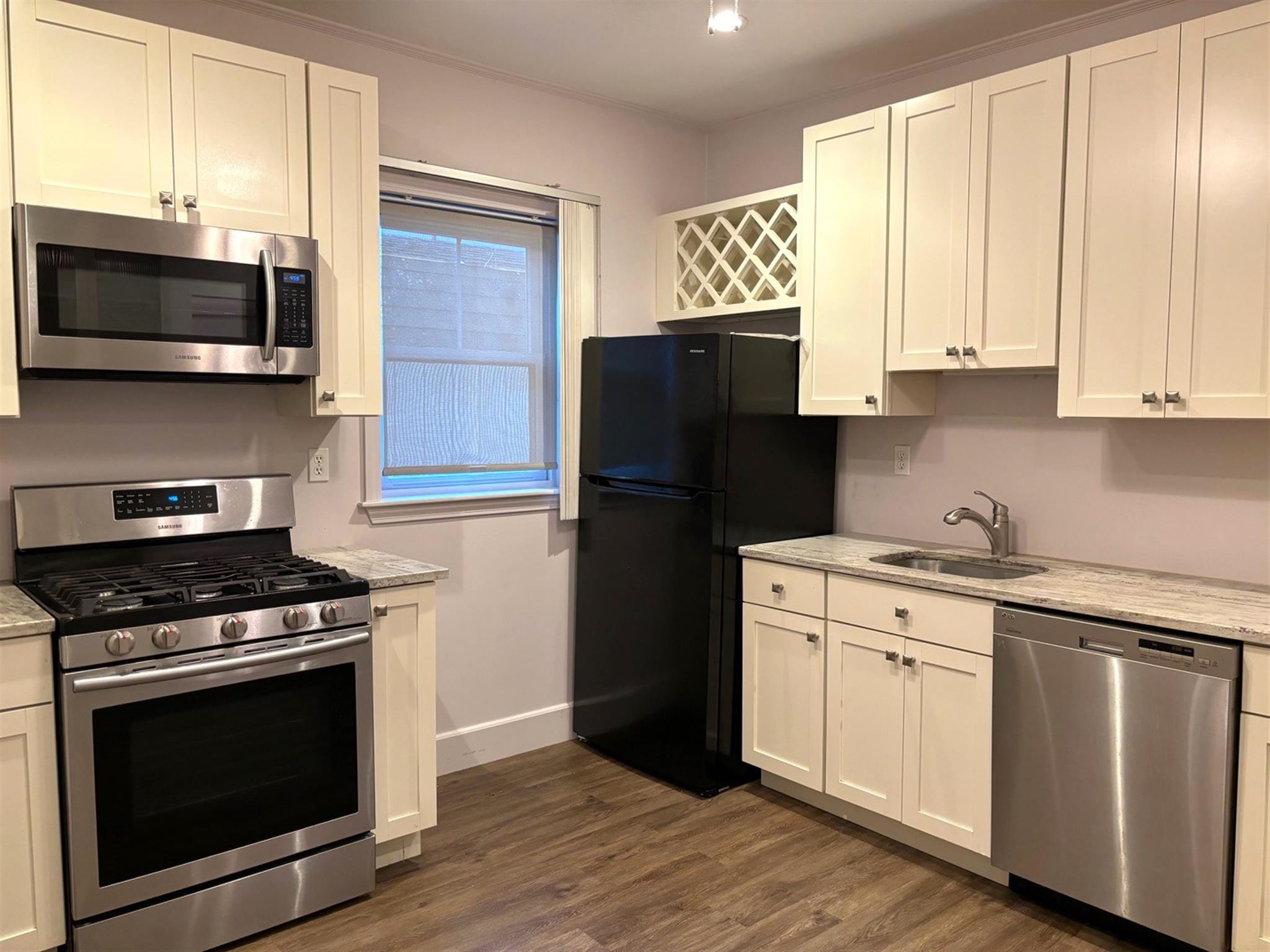 90 Park Ave, Huron Village