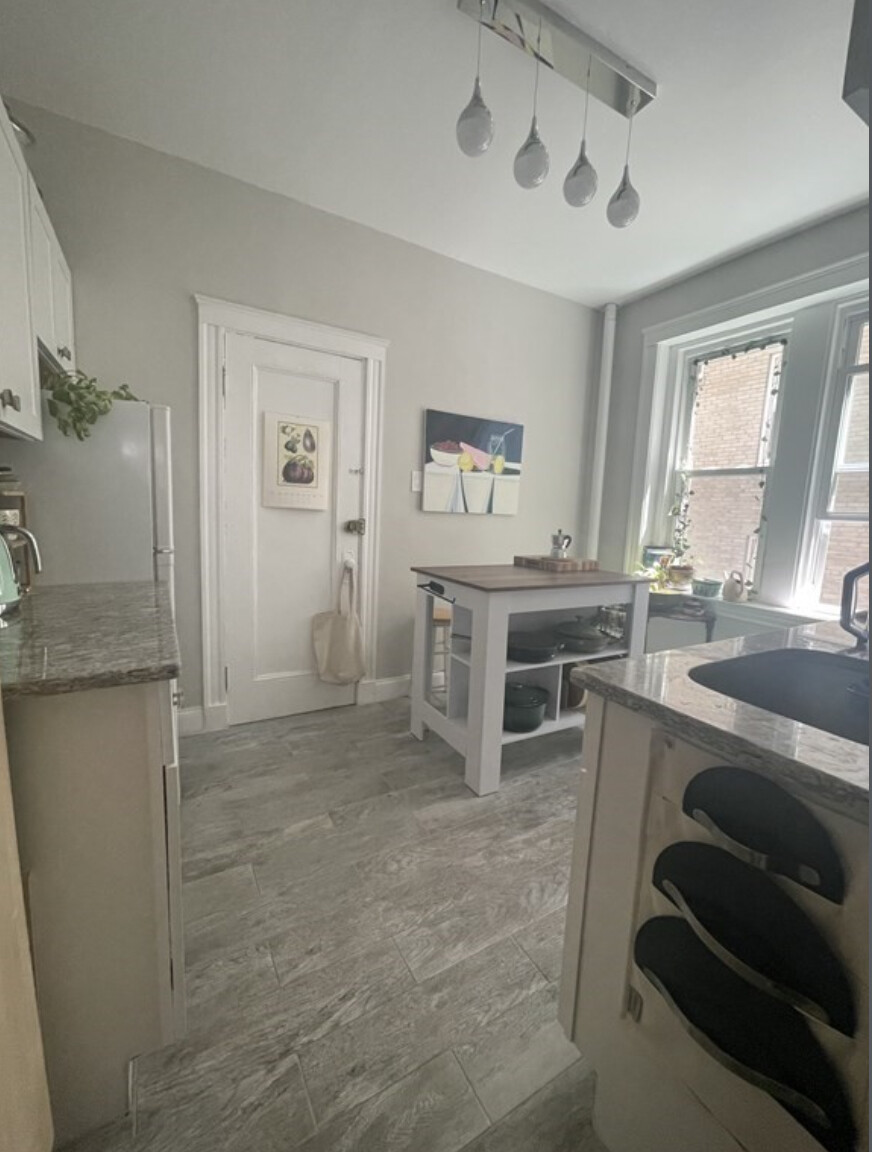 325 Summit Ave, Brighton