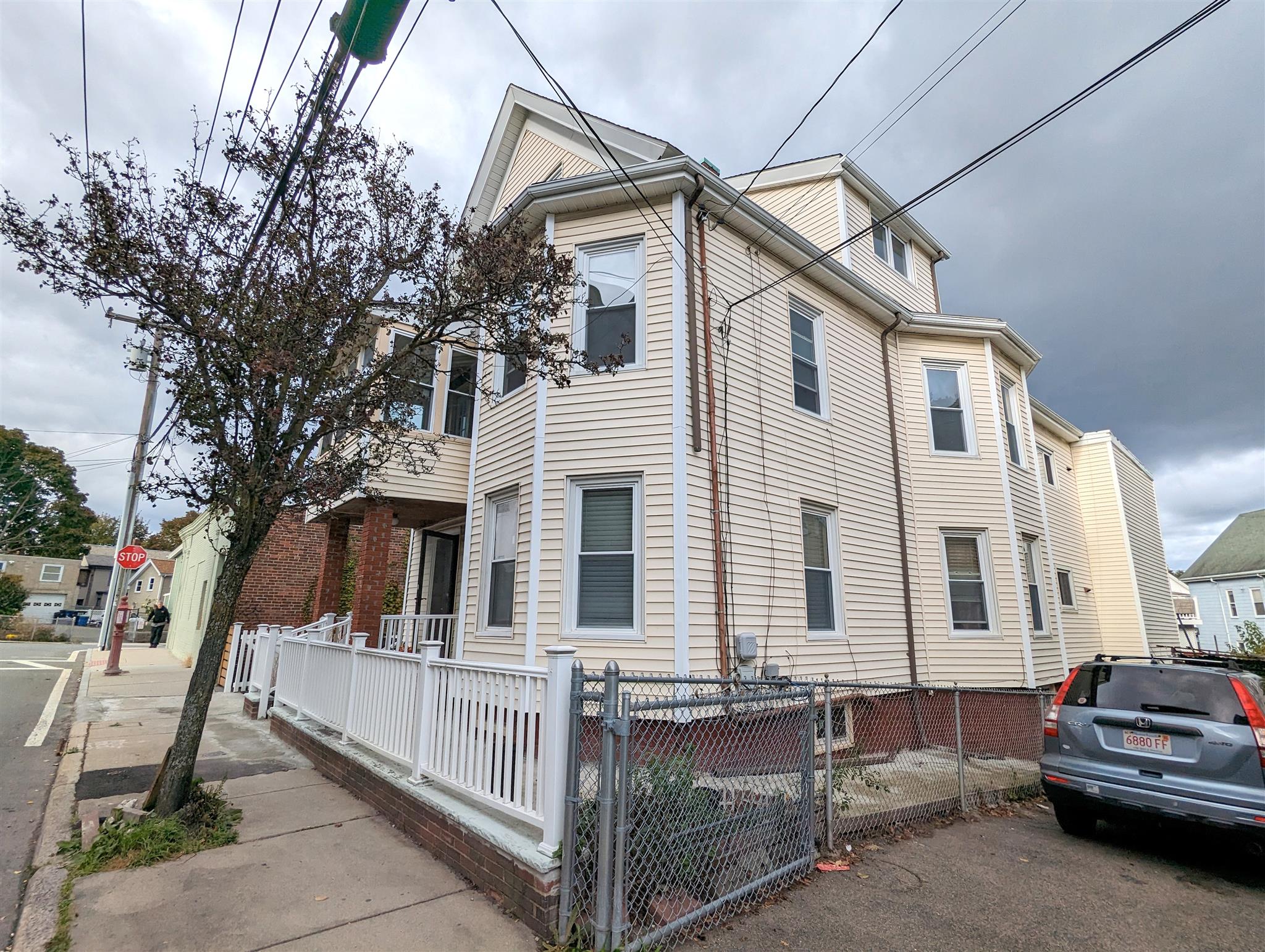 61 Tufts St, East Somerville