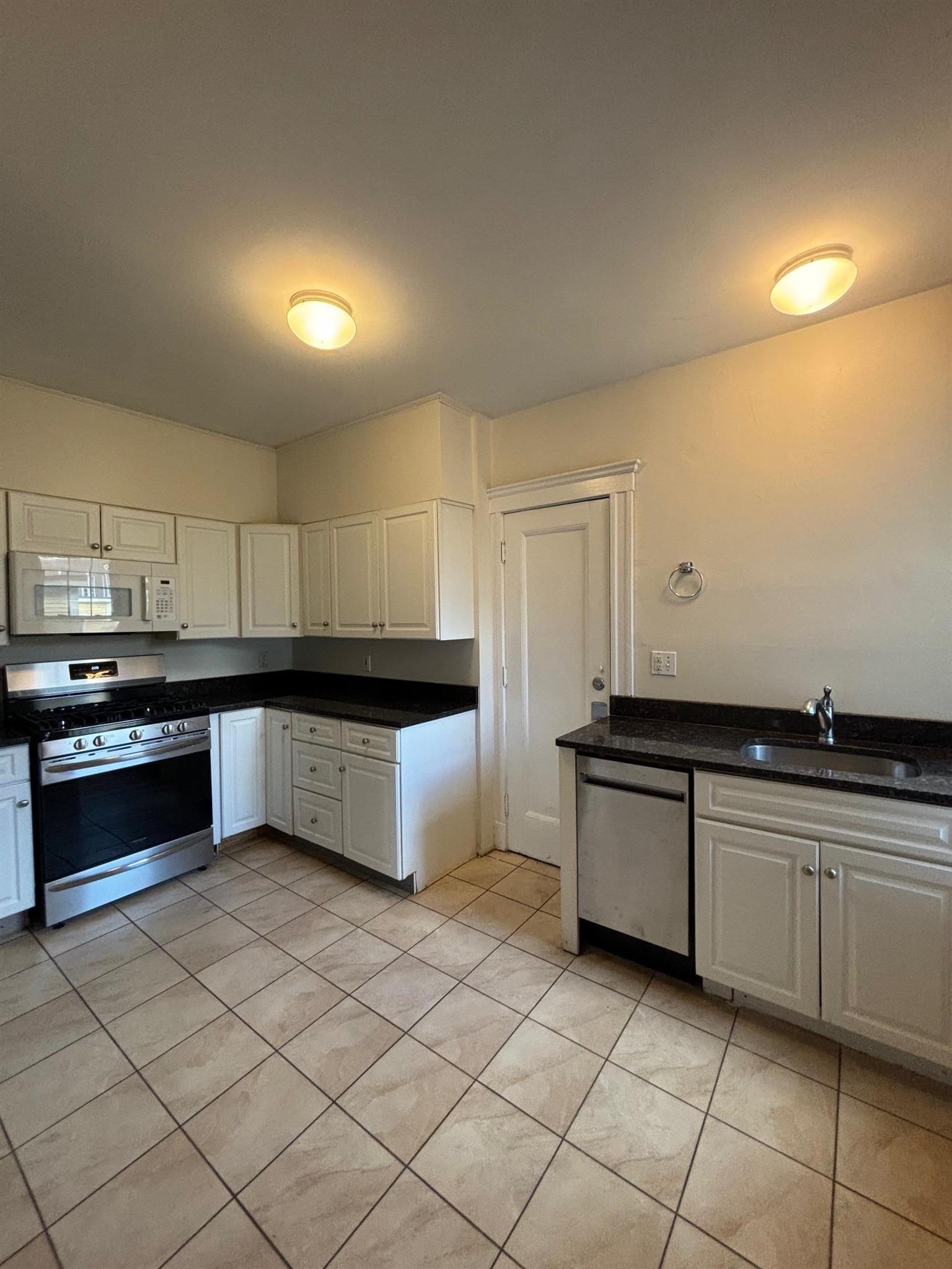 1558 Massachusetts Ave, Harvard Square