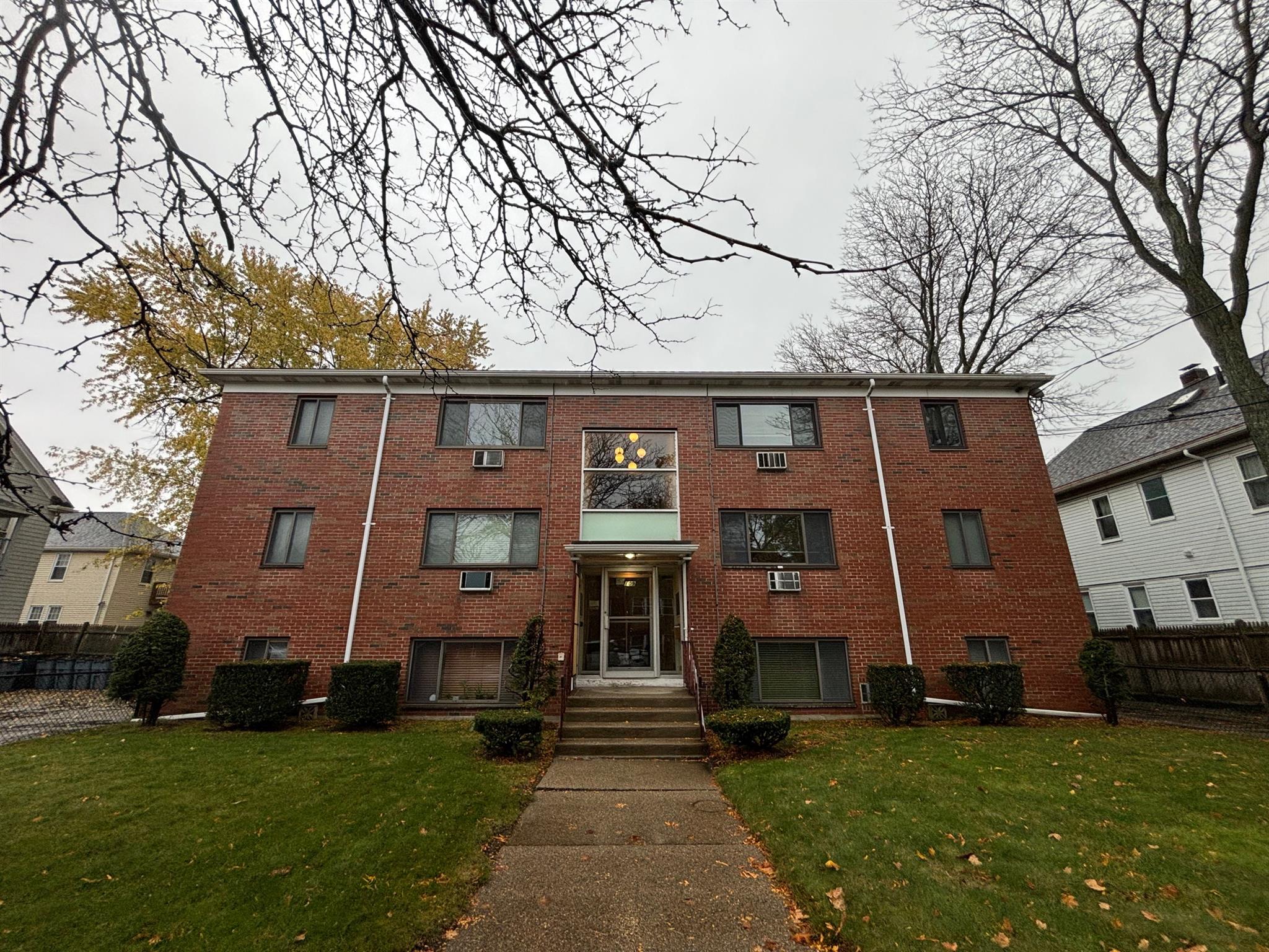 109 Oxford St, Arlington