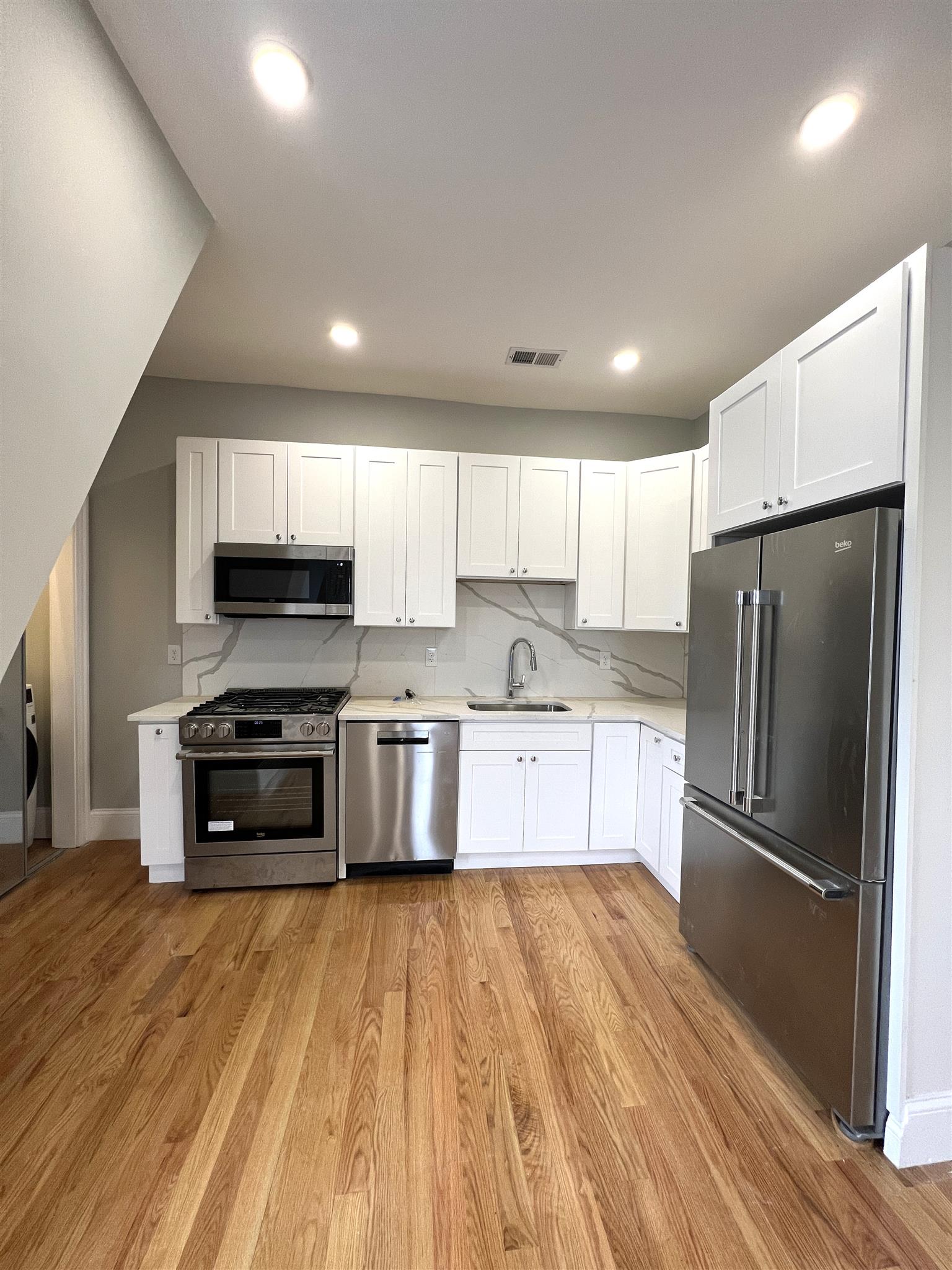 71 Pearl St, East Somerville