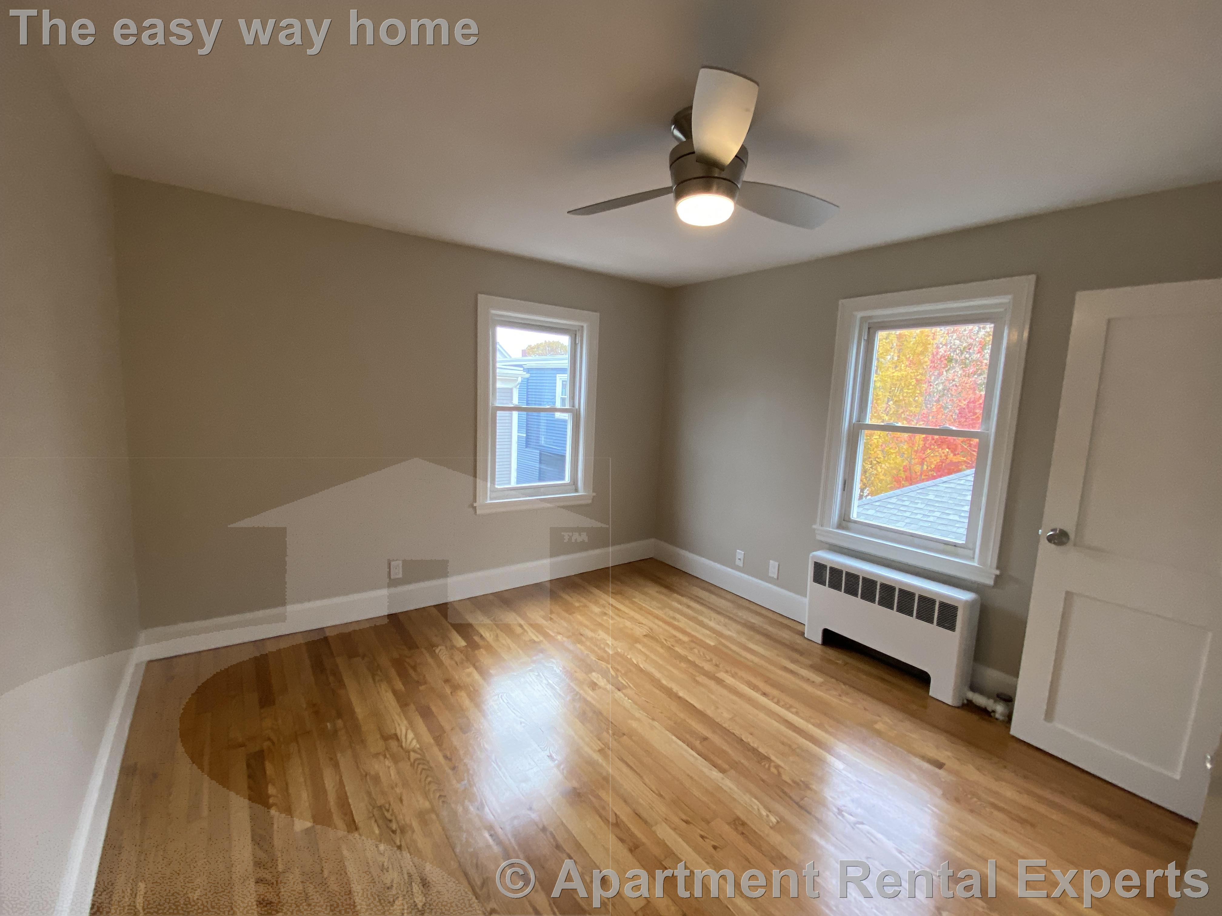 8 Fiske Ave, Magoun Square