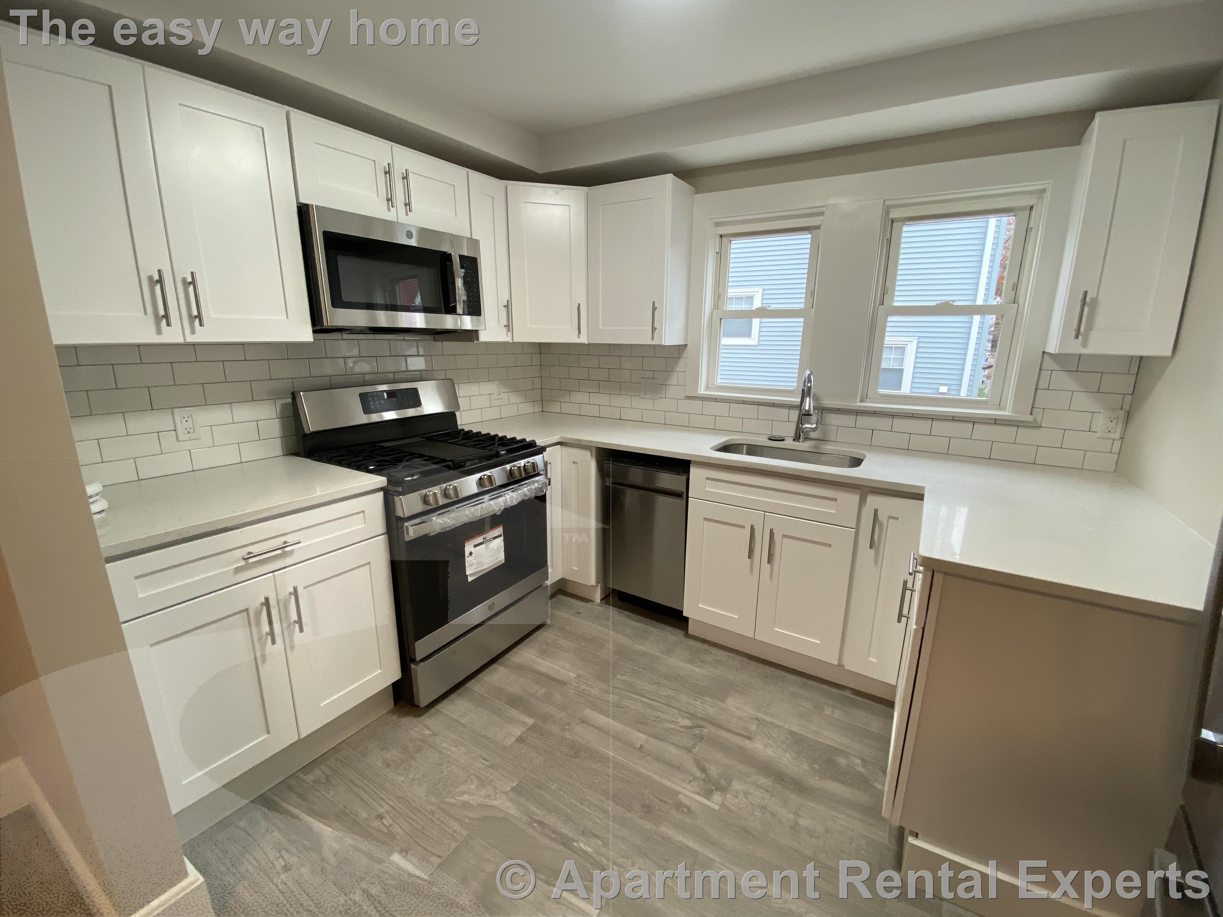 8 Fiske Ave, Magoun Square