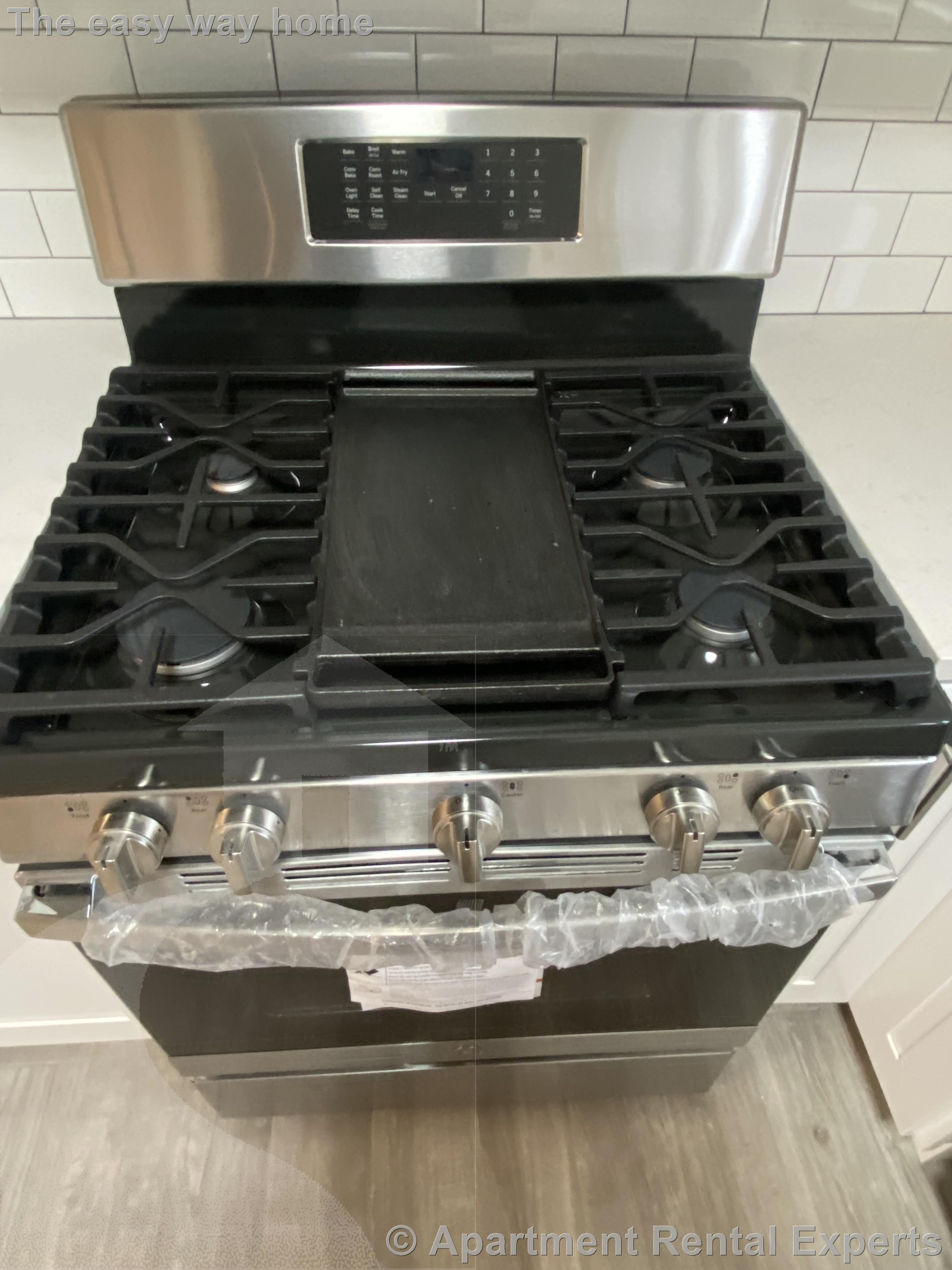 8 Fiske Ave, Magoun Square