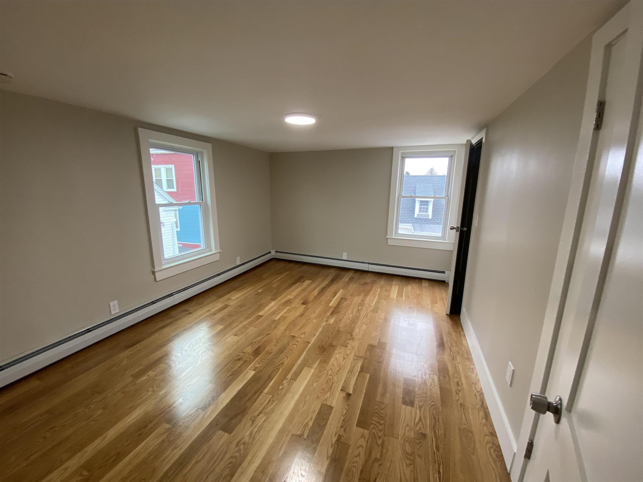 8 Fiske Ave, Magoun Square