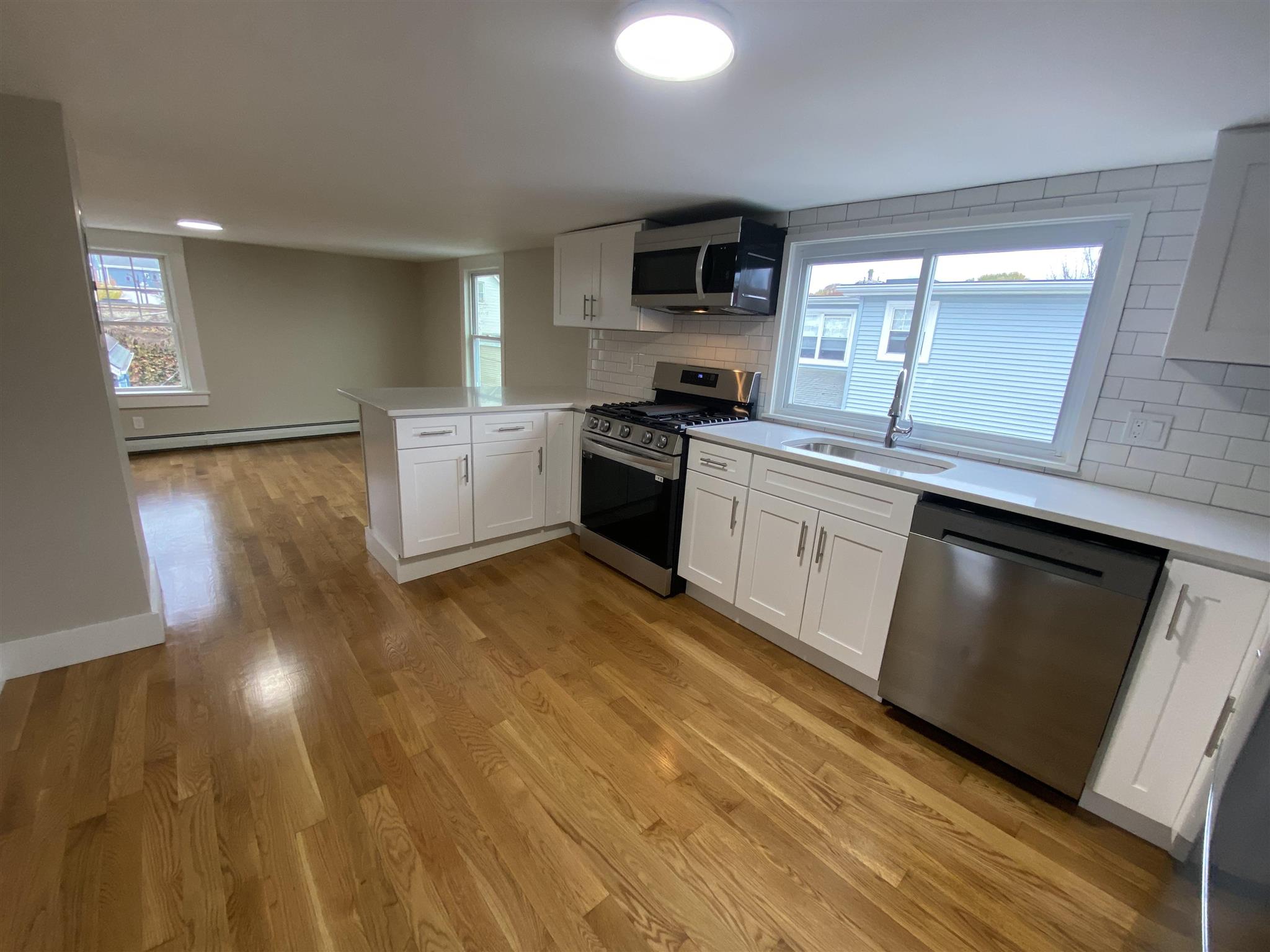 8 Fiske Ave, Magoun Square